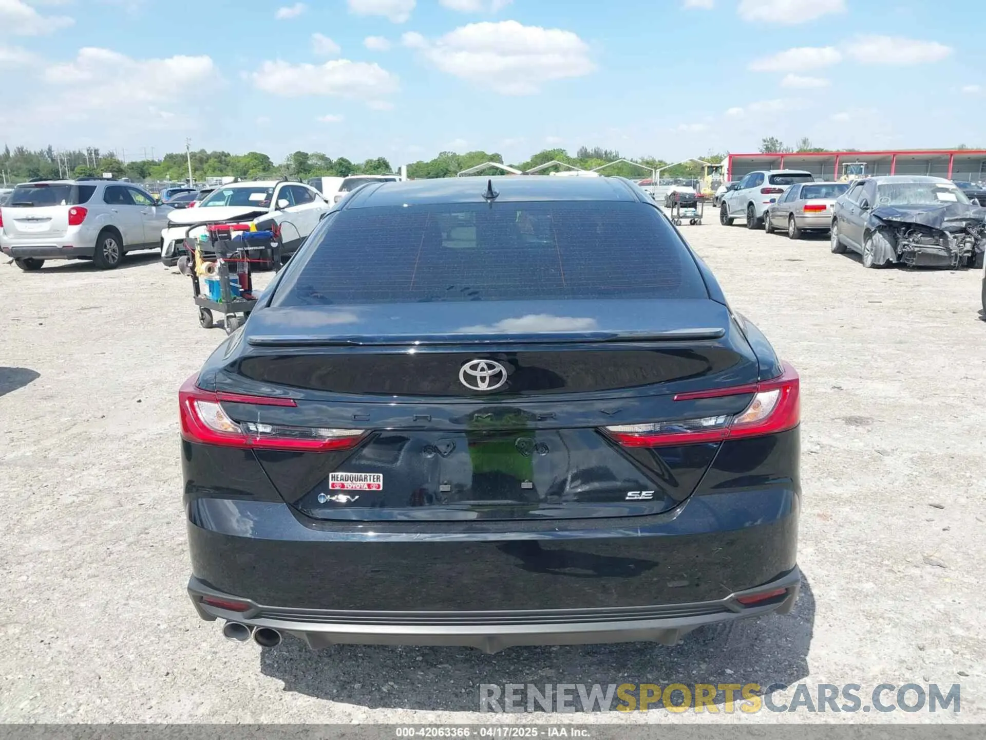 17 Photograph of a damaged car 4T1DAACK3SU521125 TOYOTA CAMRY 2025