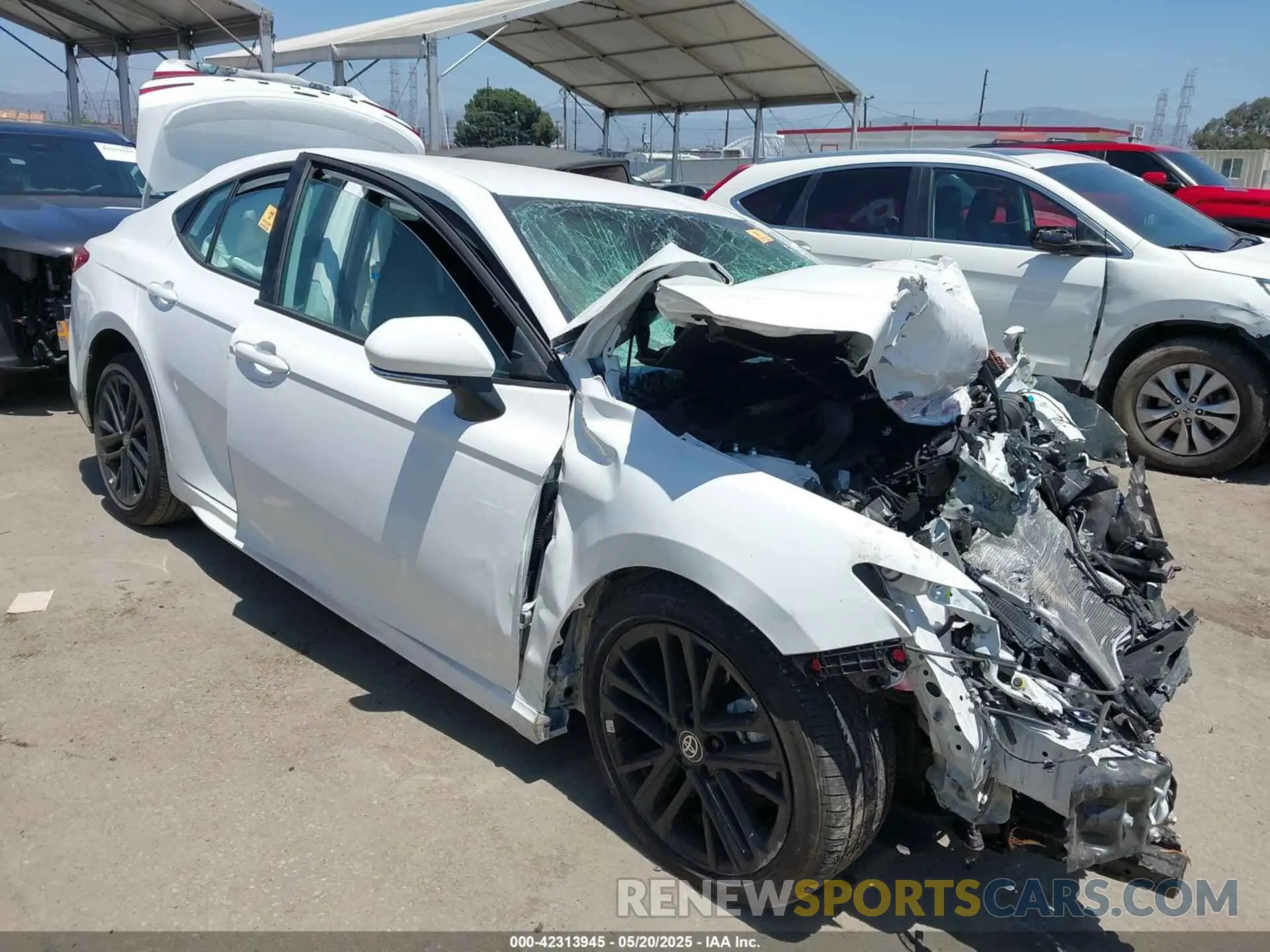 1 Photograph of a damaged car 4T1DAACK3SU522114 TOYOTA CAMRY 2025