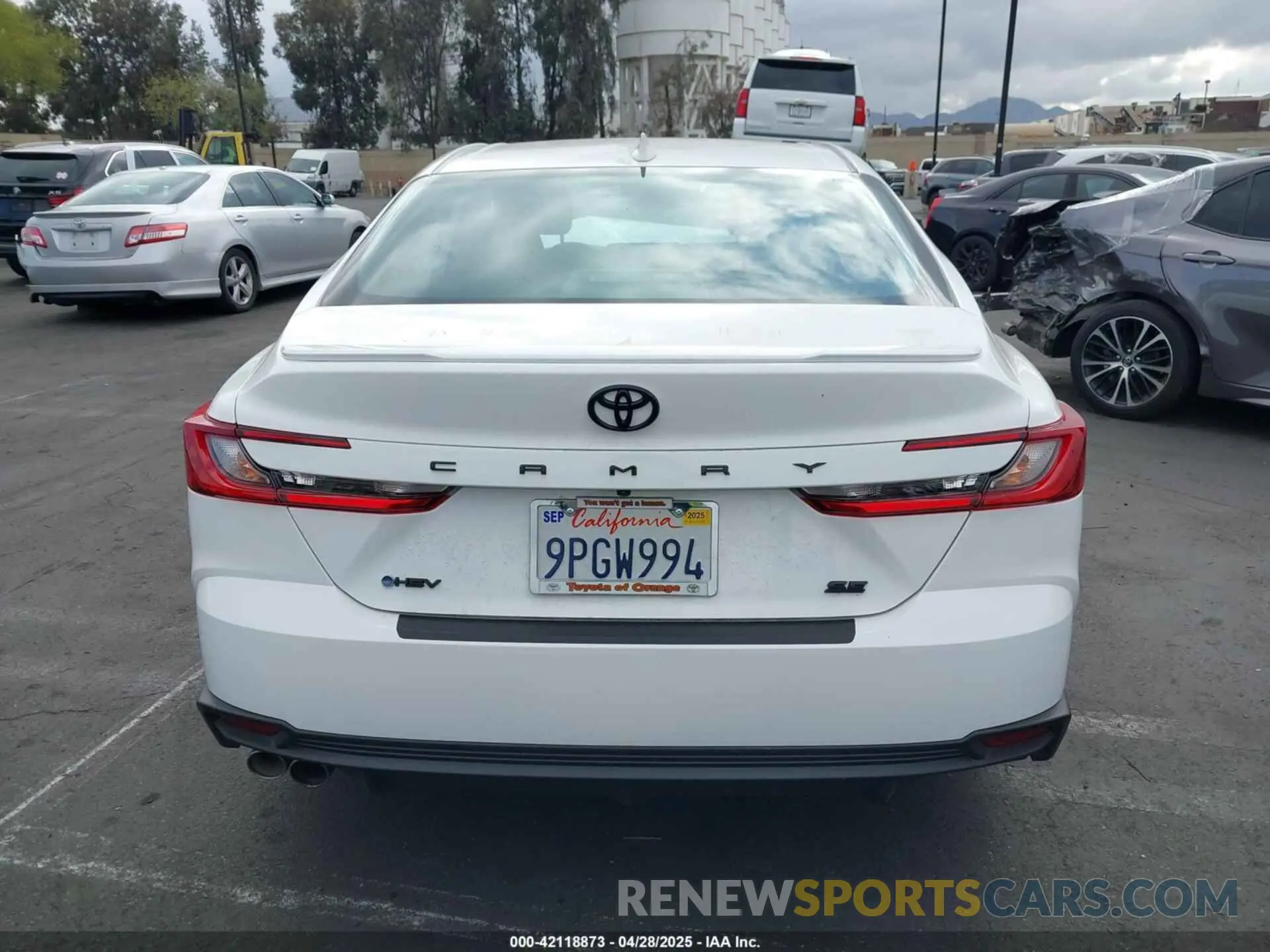 17 Photograph of a damaged car 4T1DAACK3SU533985 TOYOTA CAMRY 2025