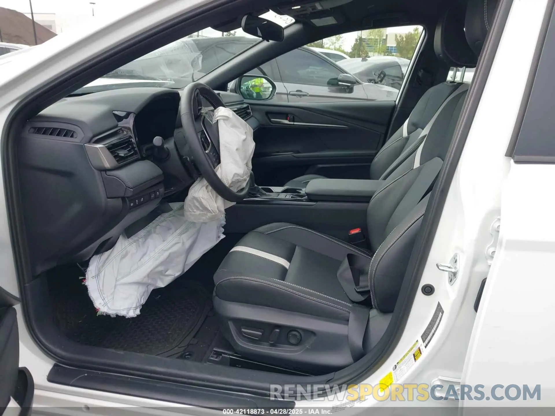 5 Photograph of a damaged car 4T1DAACK3SU533985 TOYOTA CAMRY 2025