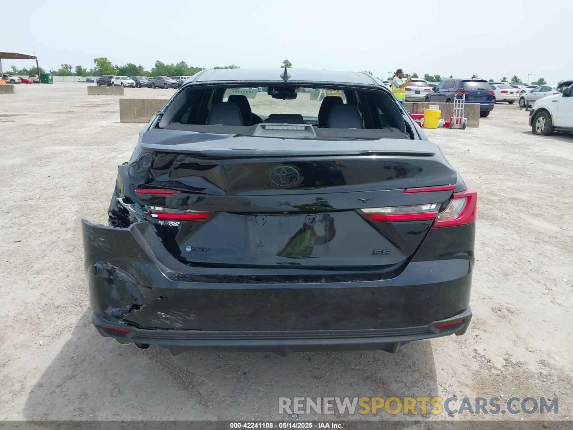 15 Photograph of a damaged car 4T1DAACK3SU537969 TOYOTA CAMRY 2025