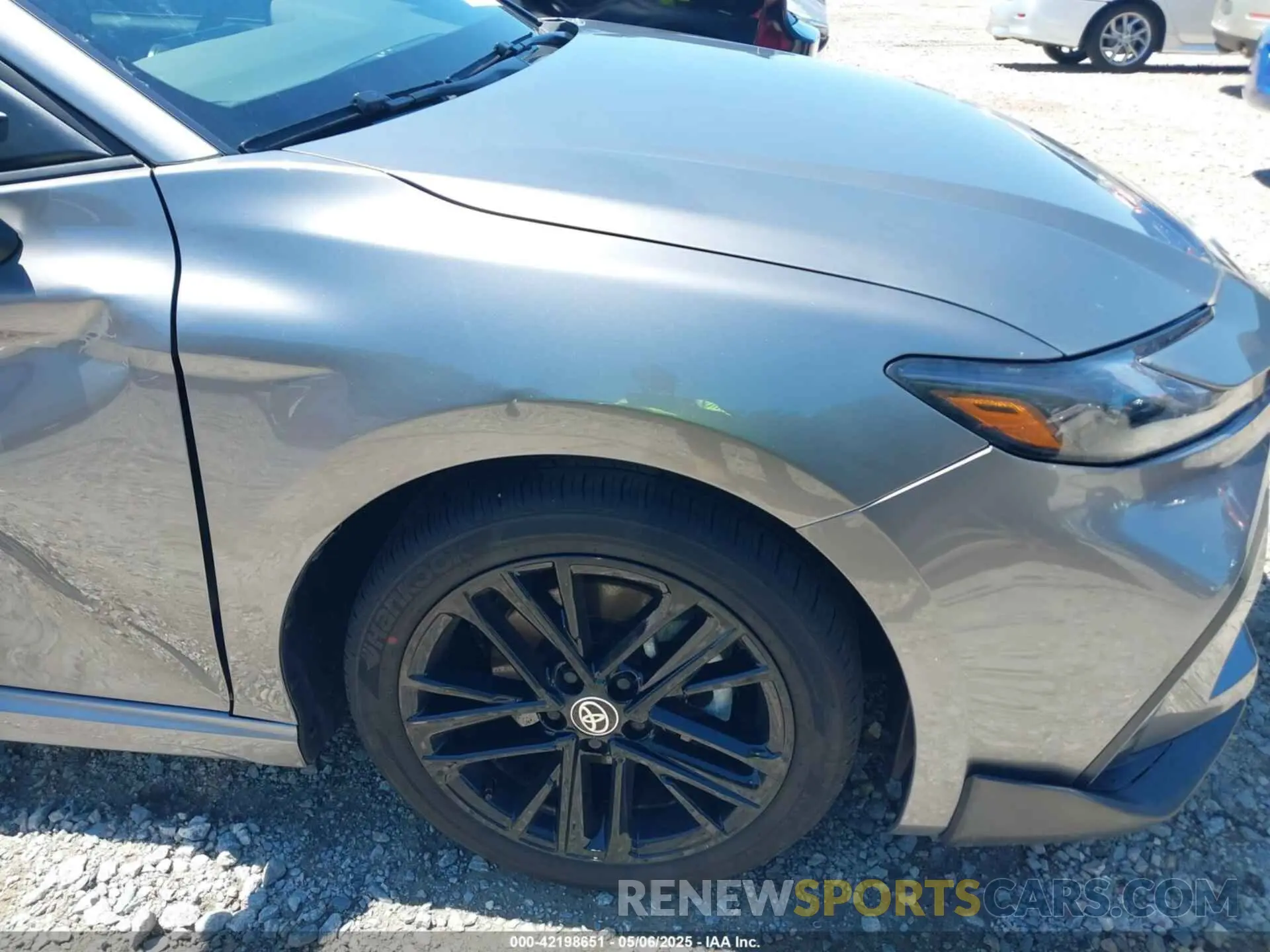 18 Photograph of a damaged car 4T1DAACK3SU553752 TOYOTA CAMRY 2025