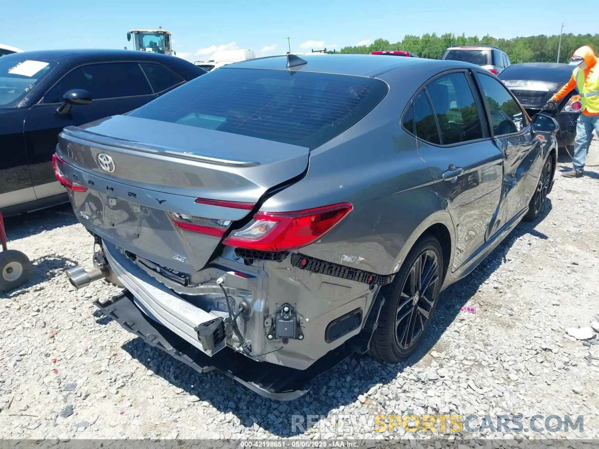 4 Photograph of a damaged car 4T1DAACK3SU553752 TOYOTA CAMRY 2025