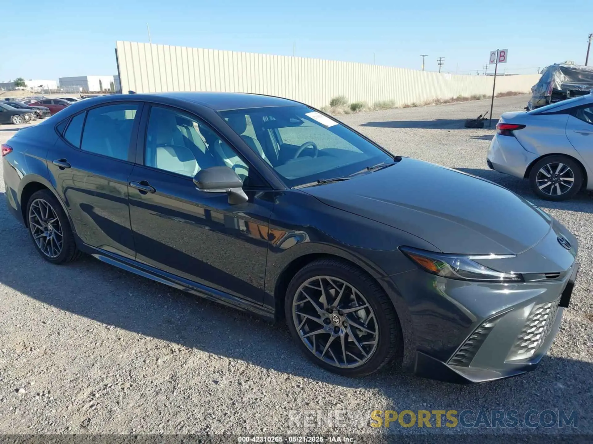 1 Photograph of a damaged car 4T1DAACK3SU581647 TOYOTA CAMRY 2025