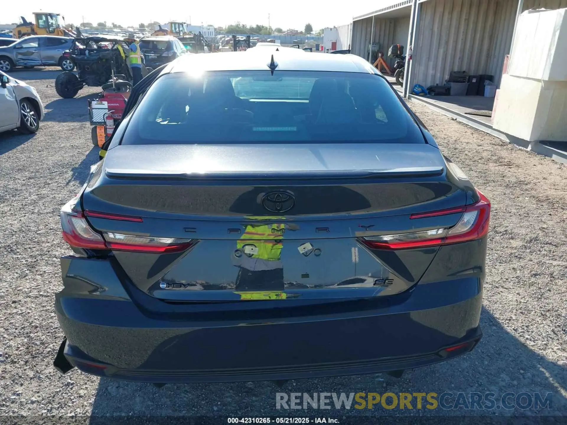 17 Photograph of a damaged car 4T1DAACK3SU581647 TOYOTA CAMRY 2025