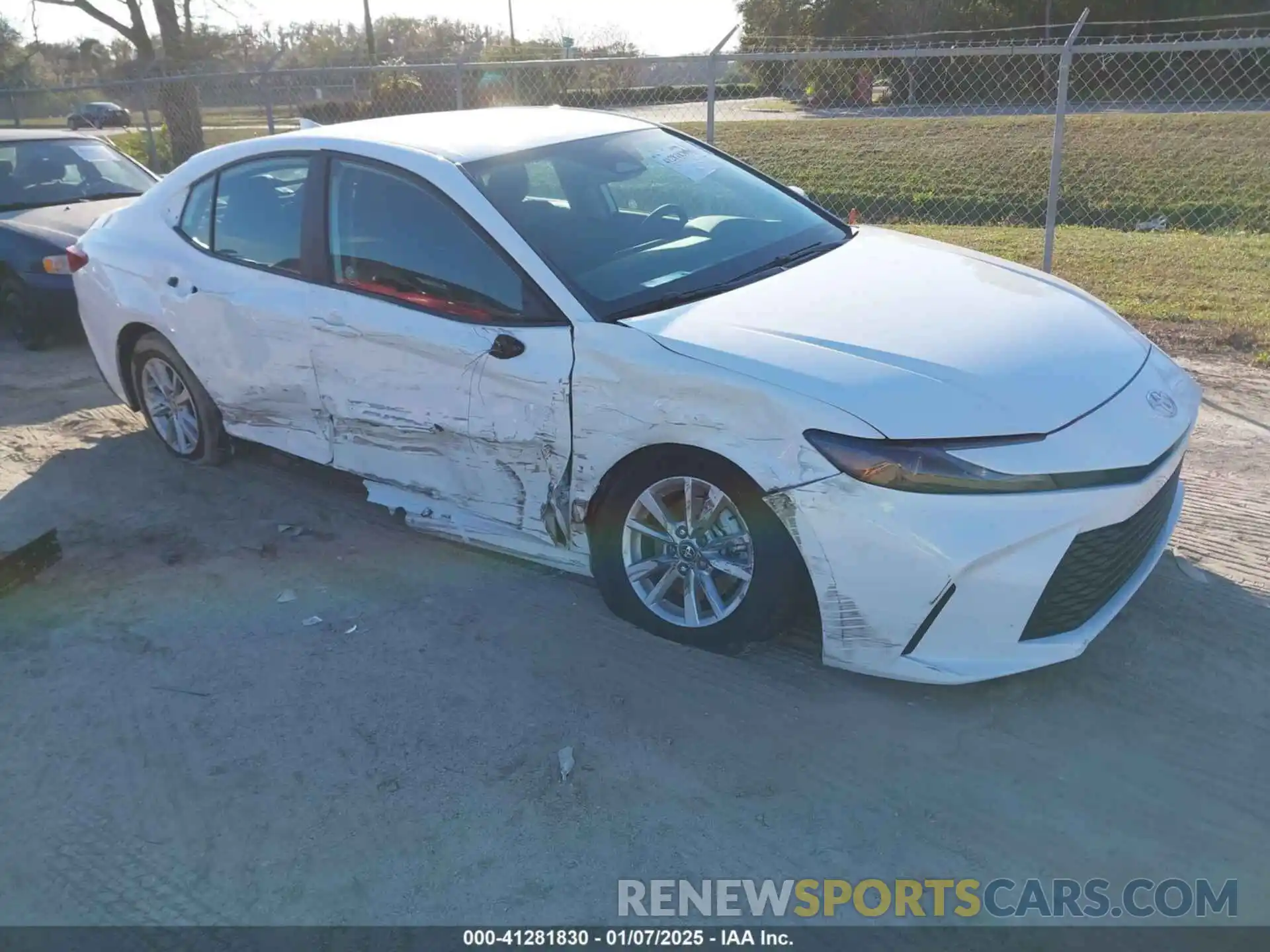 1 Photograph of a damaged car 4T1DAACK4SU070576 TOYOTA CAMRY 2025