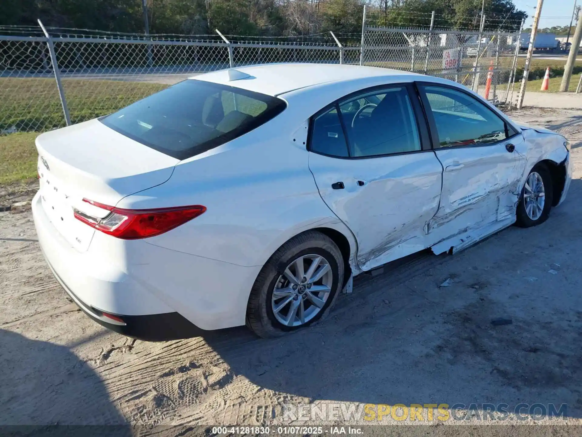 4 Photograph of a damaged car 4T1DAACK4SU070576 TOYOTA CAMRY 2025