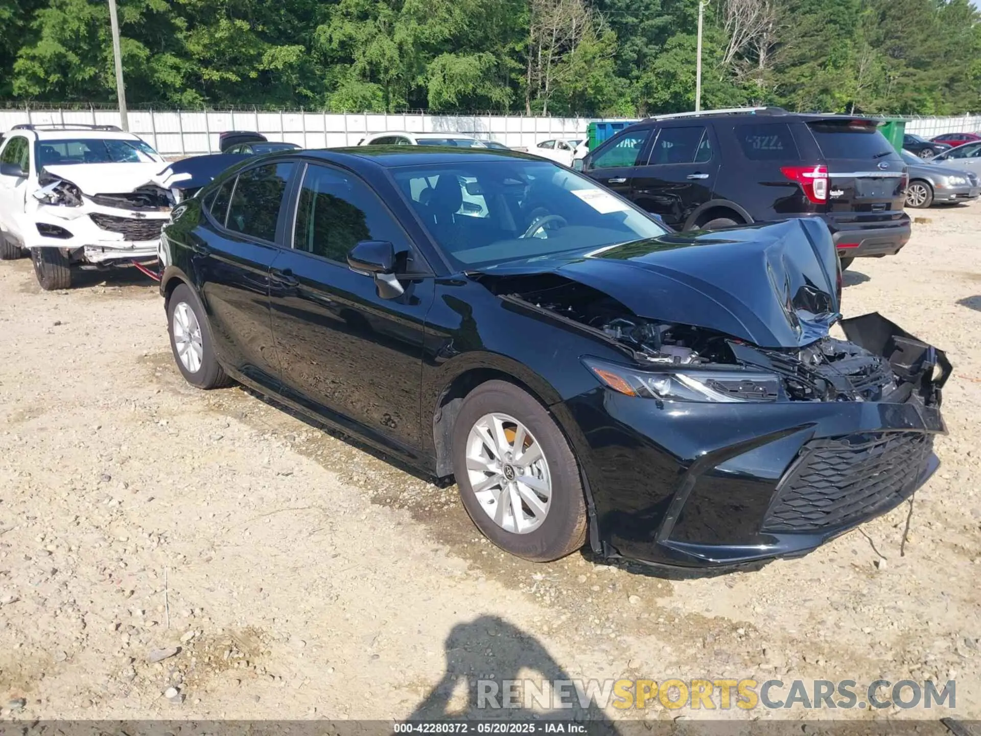 1 Photograph of a damaged car 4T1DAACK4SU076572 TOYOTA CAMRY 2025