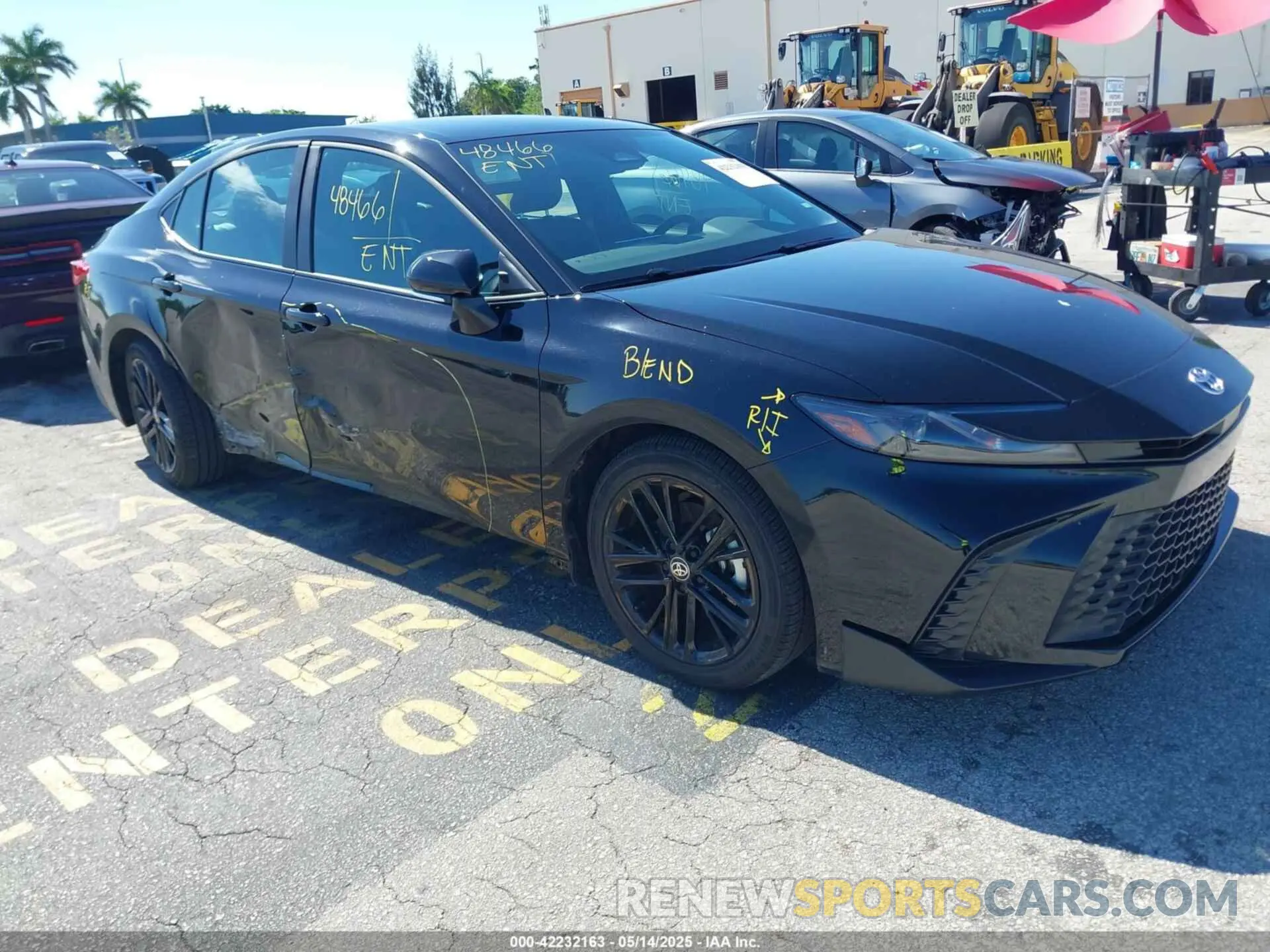 1 Photograph of a damaged car 4T1DAACK4SU077012 TOYOTA CAMRY 2025