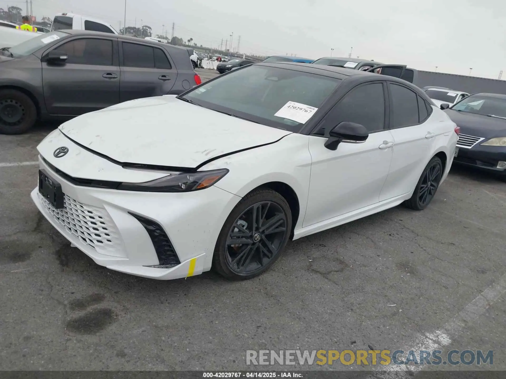 2 Photograph of a damaged car 4T1DAACK4SU104192 TOYOTA CAMRY 2025
