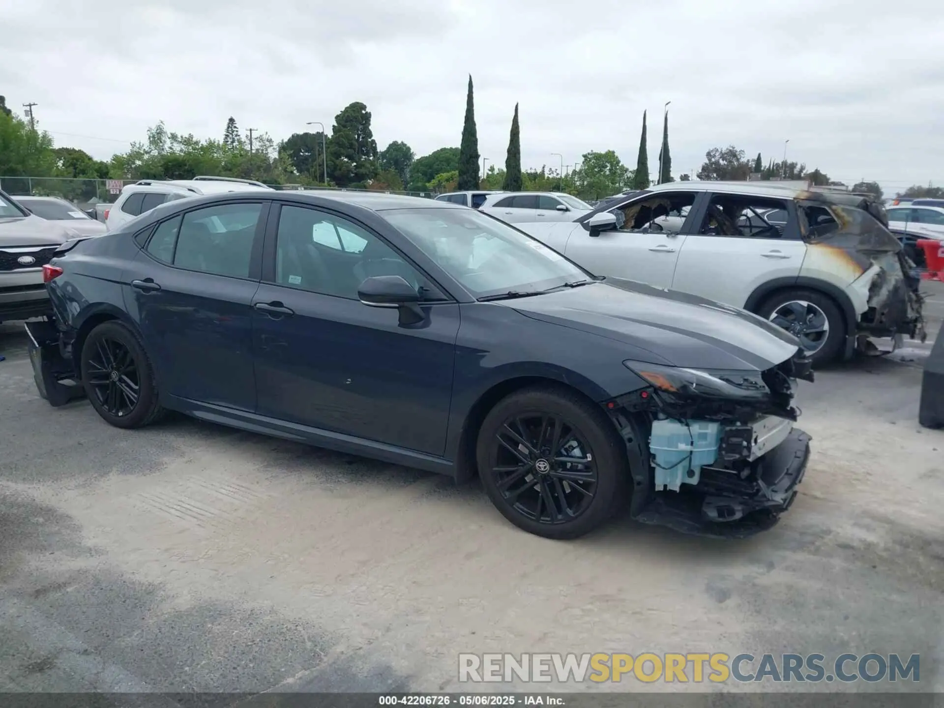 1 Photograph of a damaged car 4T1DAACK4SU110736 TOYOTA CAMRY 2025