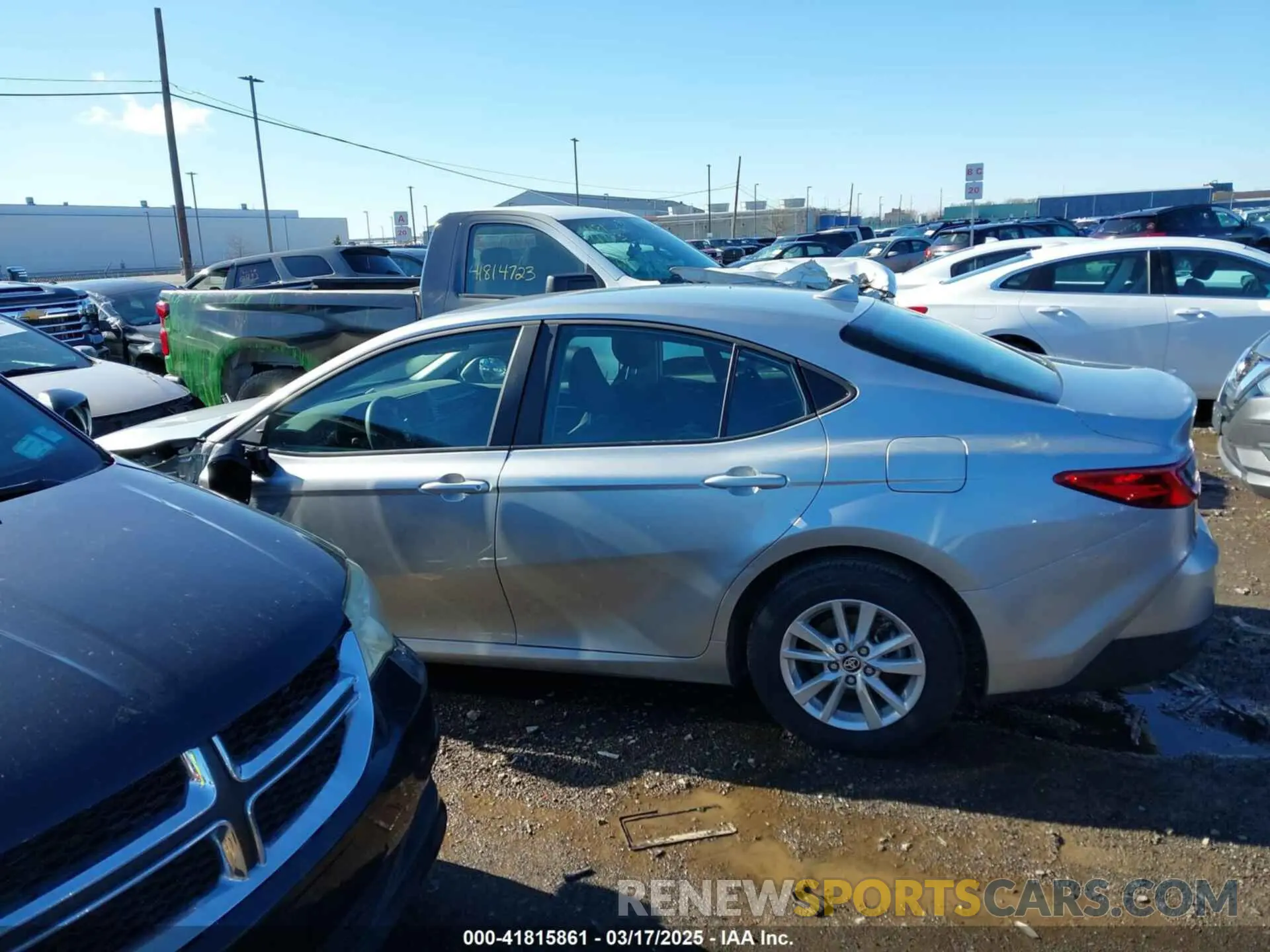 14 Photograph of a damaged car 4T1DAACK4SU517617 TOYOTA CAMRY 2025