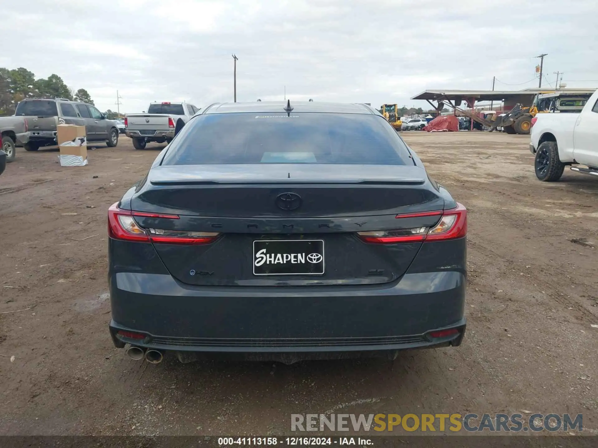 17 Photograph of a damaged car 4T1DAACK4SU520825 TOYOTA CAMRY 2025