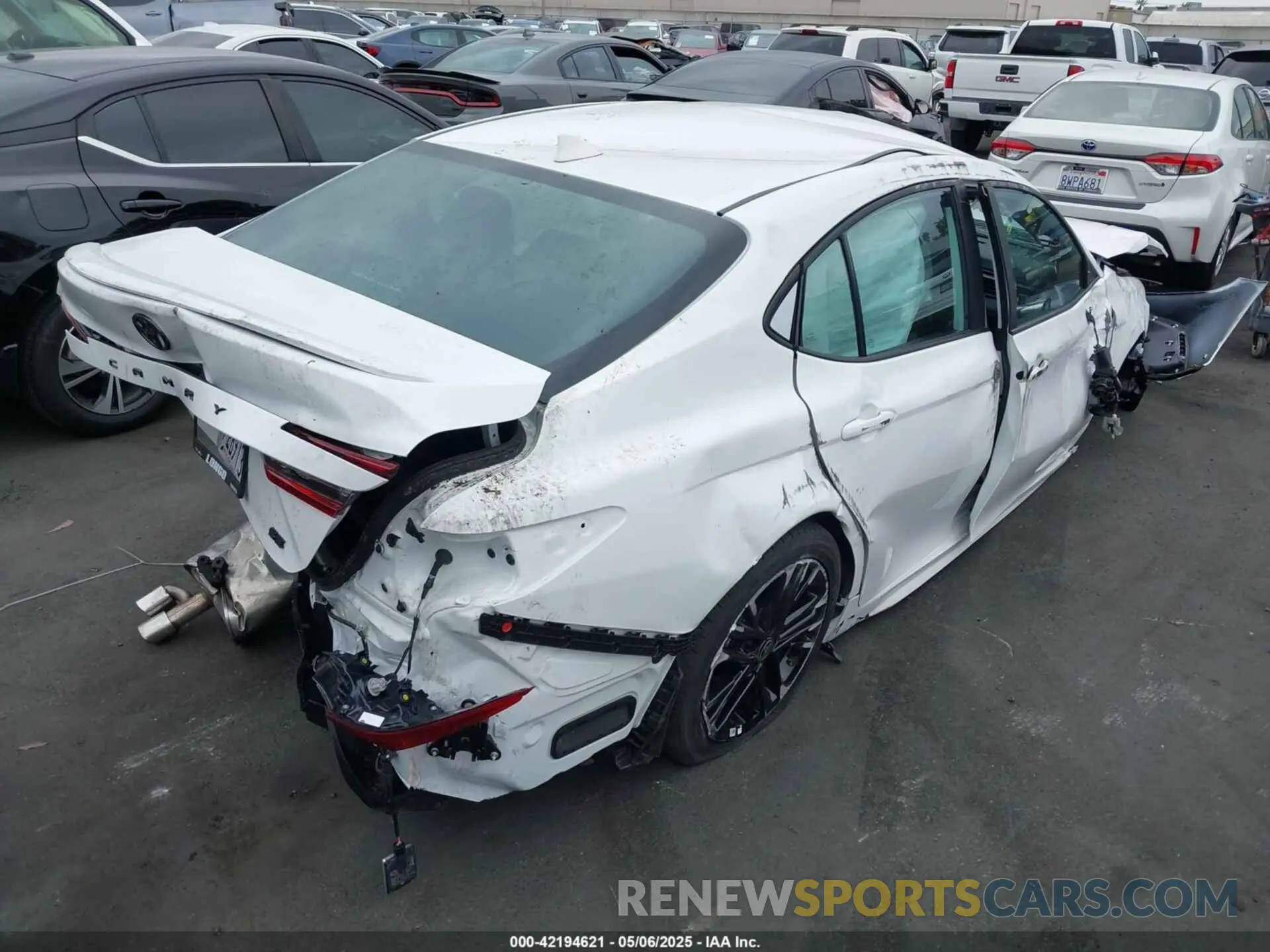 4 Photograph of a damaged car 4T1DAACK4SU557518 TOYOTA CAMRY 2025