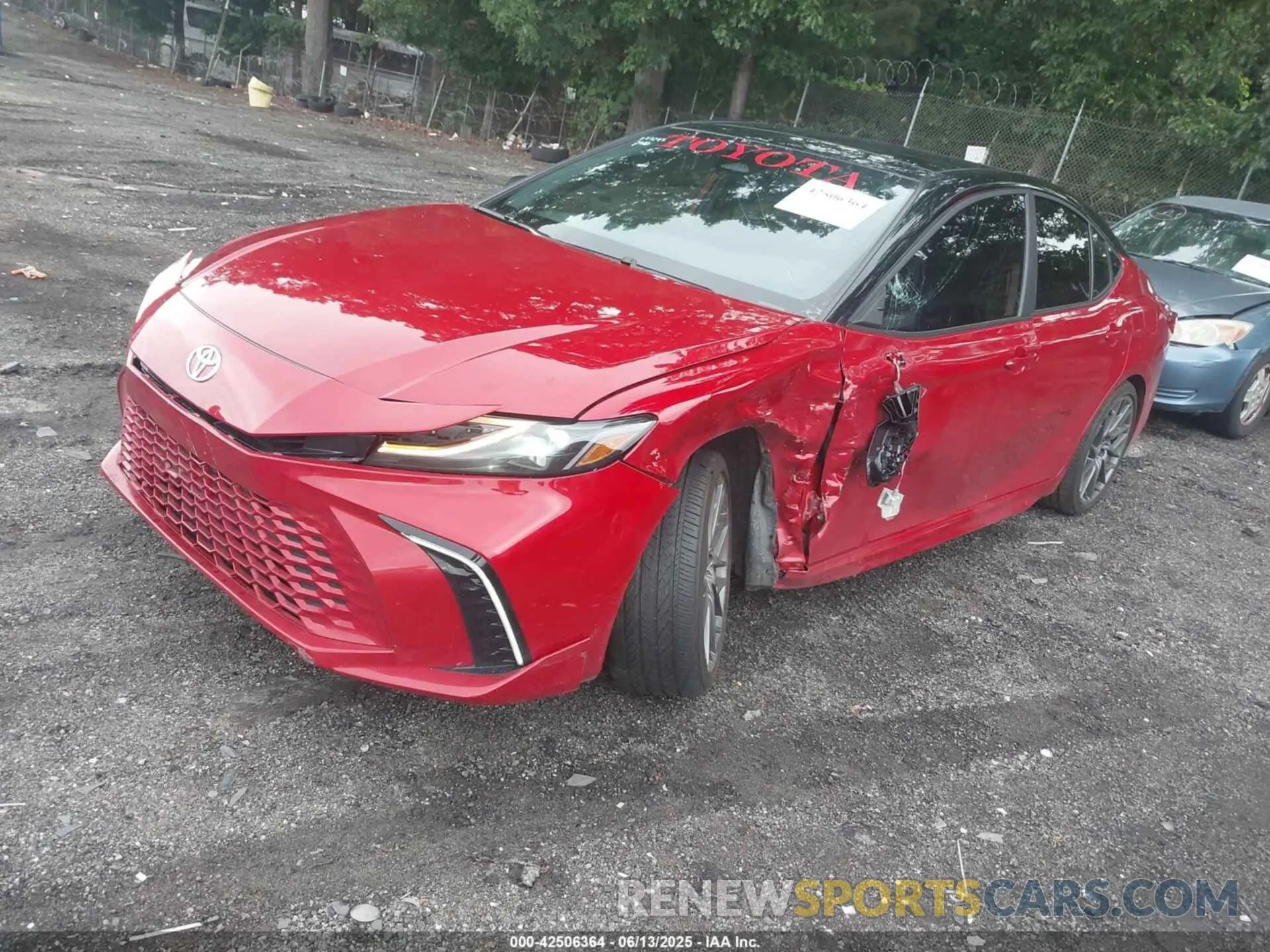 2 Photograph of a damaged car 4T1DAACK5SU009379 TOYOTA CAMRY 2025