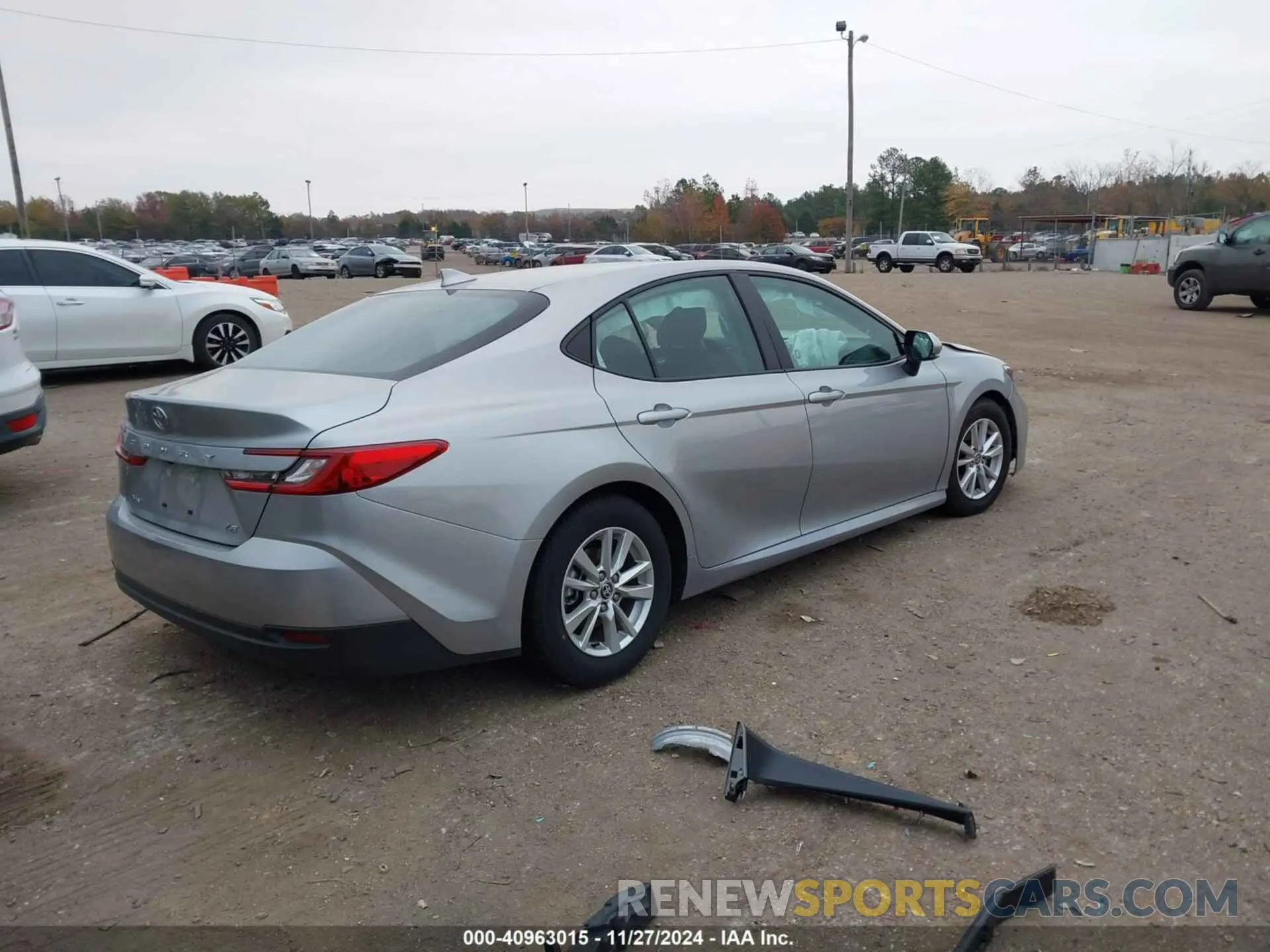4 Photograph of a damaged car 4T1DAACK5SU014825 TOYOTA CAMRY 2025