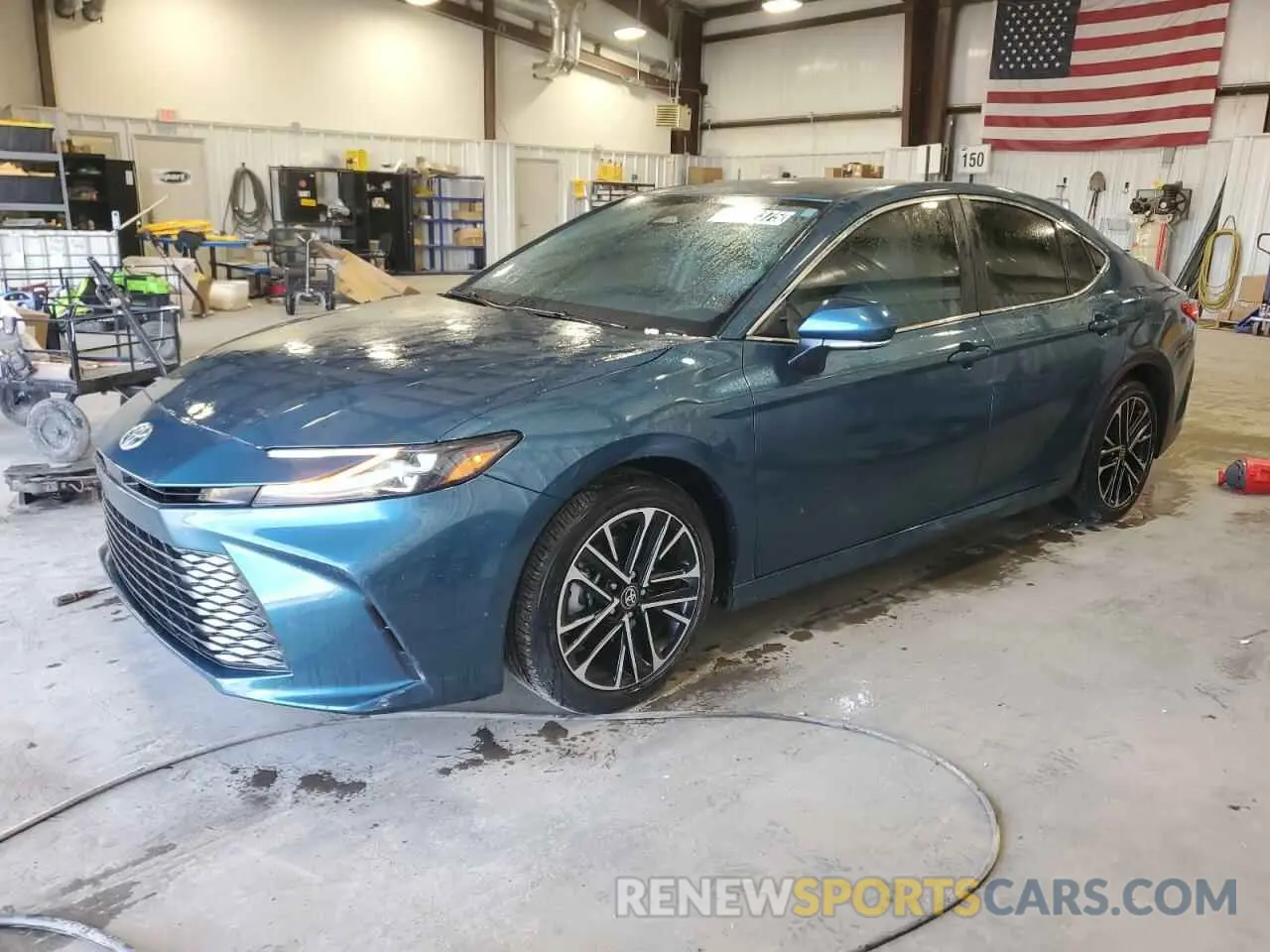 1 Photograph of a damaged car 4T1DAACK5SU038669 TOYOTA CAMRY 2025