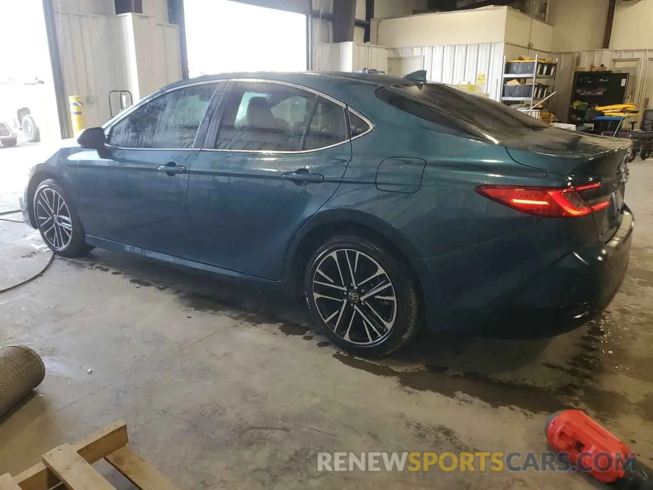 2 Photograph of a damaged car 4T1DAACK5SU038669 TOYOTA CAMRY 2025