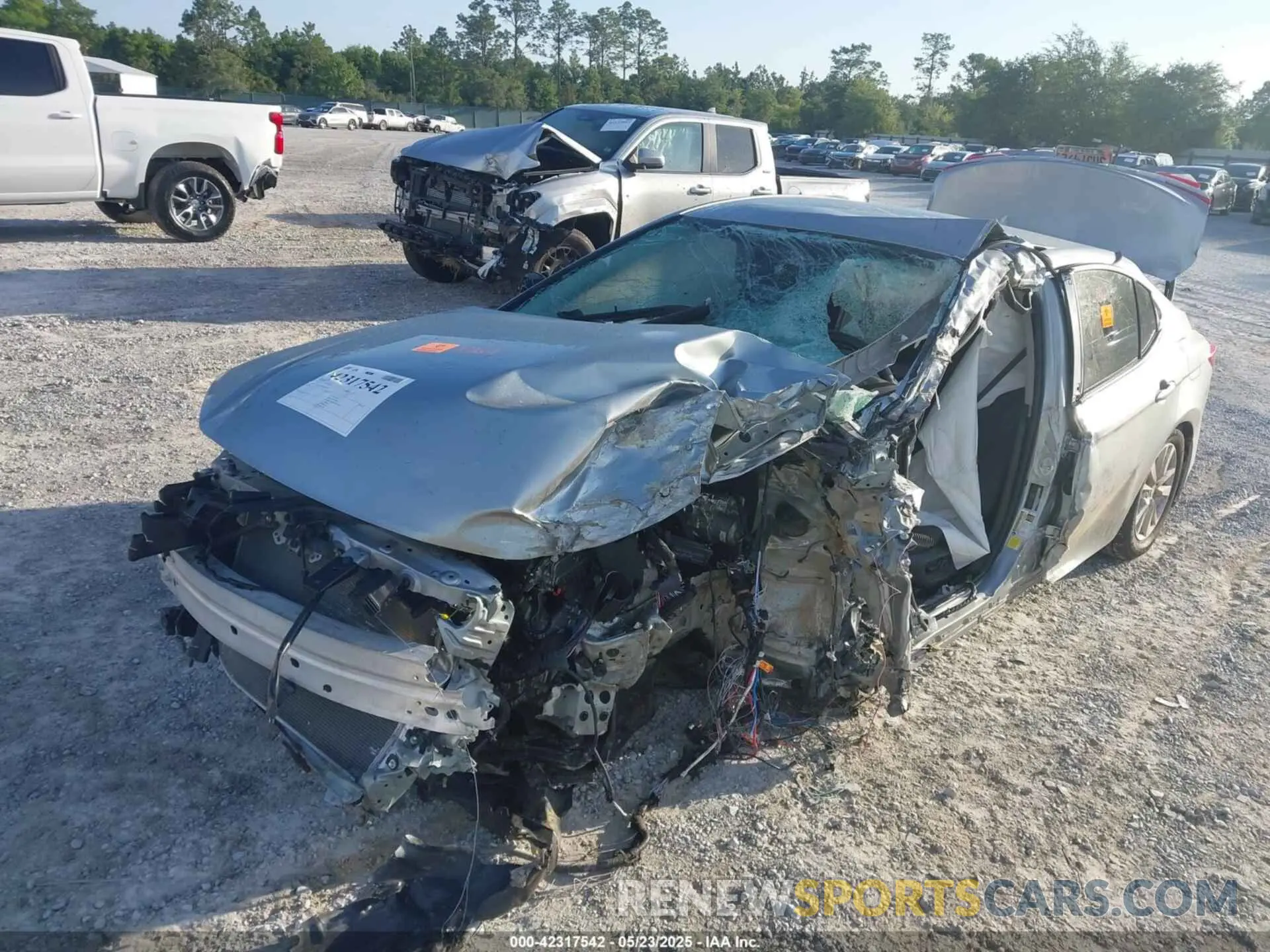 2 Photograph of a damaged car 4T1DAACK5SU046593 TOYOTA CAMRY 2025