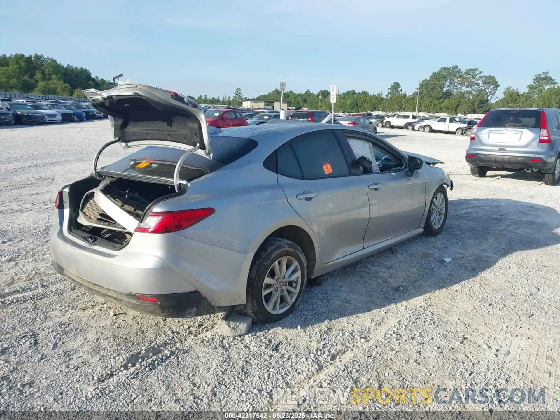 4 Photograph of a damaged car 4T1DAACK5SU046593 TOYOTA CAMRY 2025