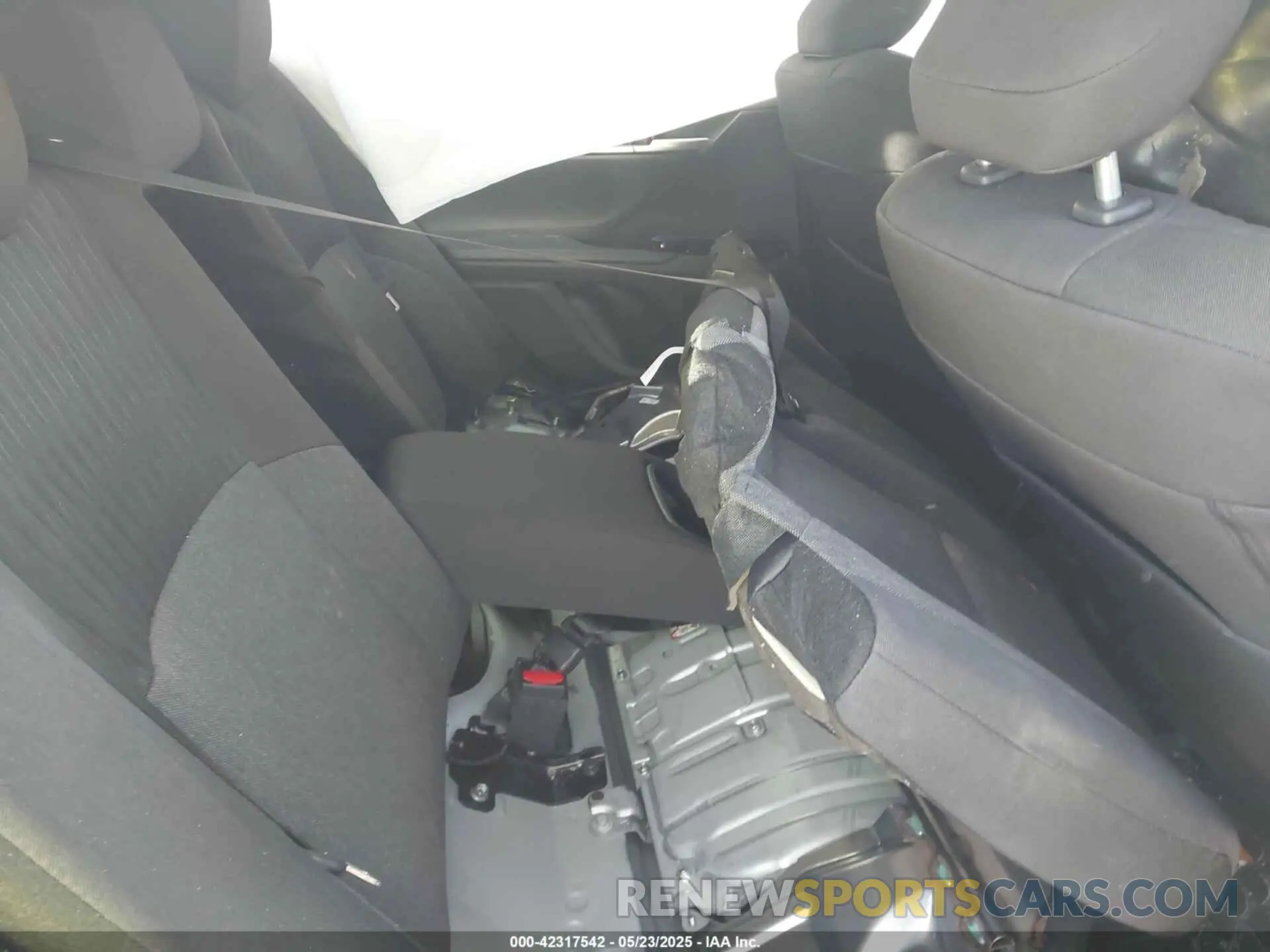8 Photograph of a damaged car 4T1DAACK5SU046593 TOYOTA CAMRY 2025