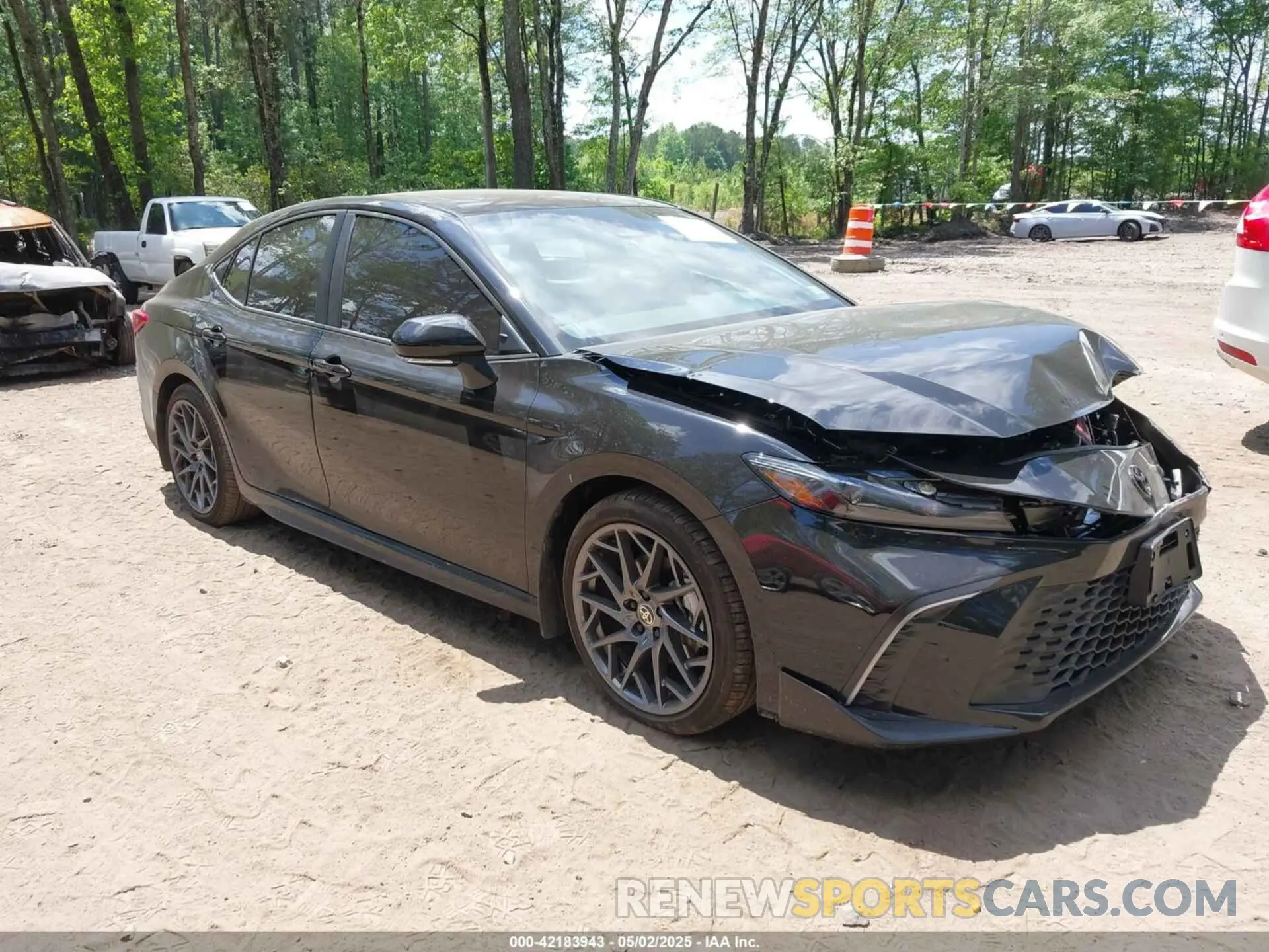 1 Photograph of a damaged car 4T1DAACK5SU057027 TOYOTA CAMRY 2025