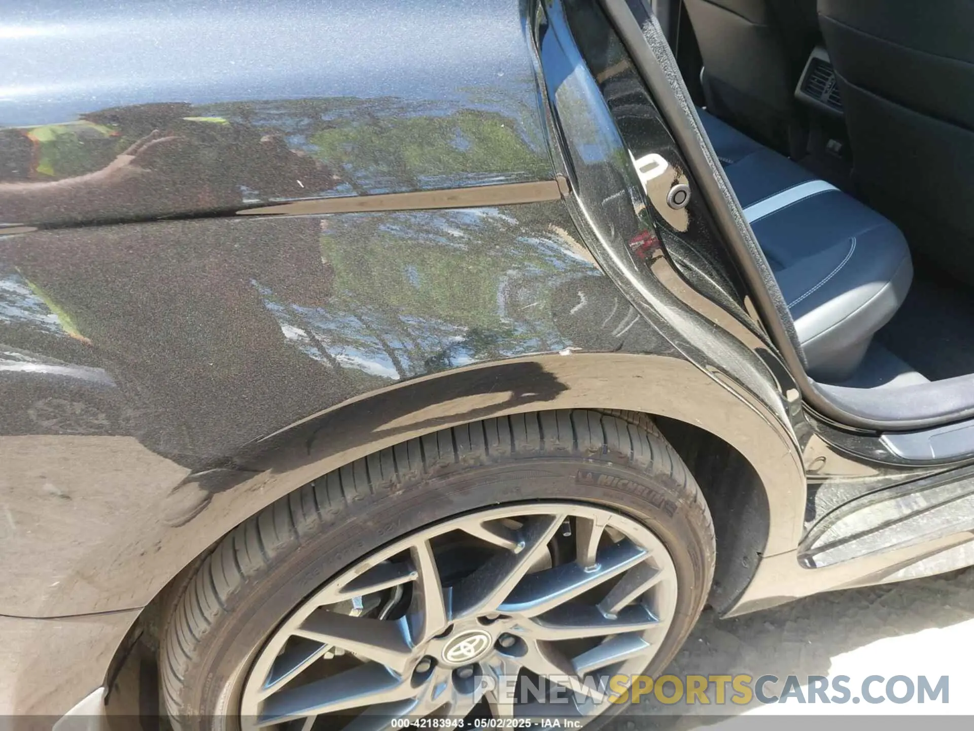 6 Photograph of a damaged car 4T1DAACK5SU057027 TOYOTA CAMRY 2025