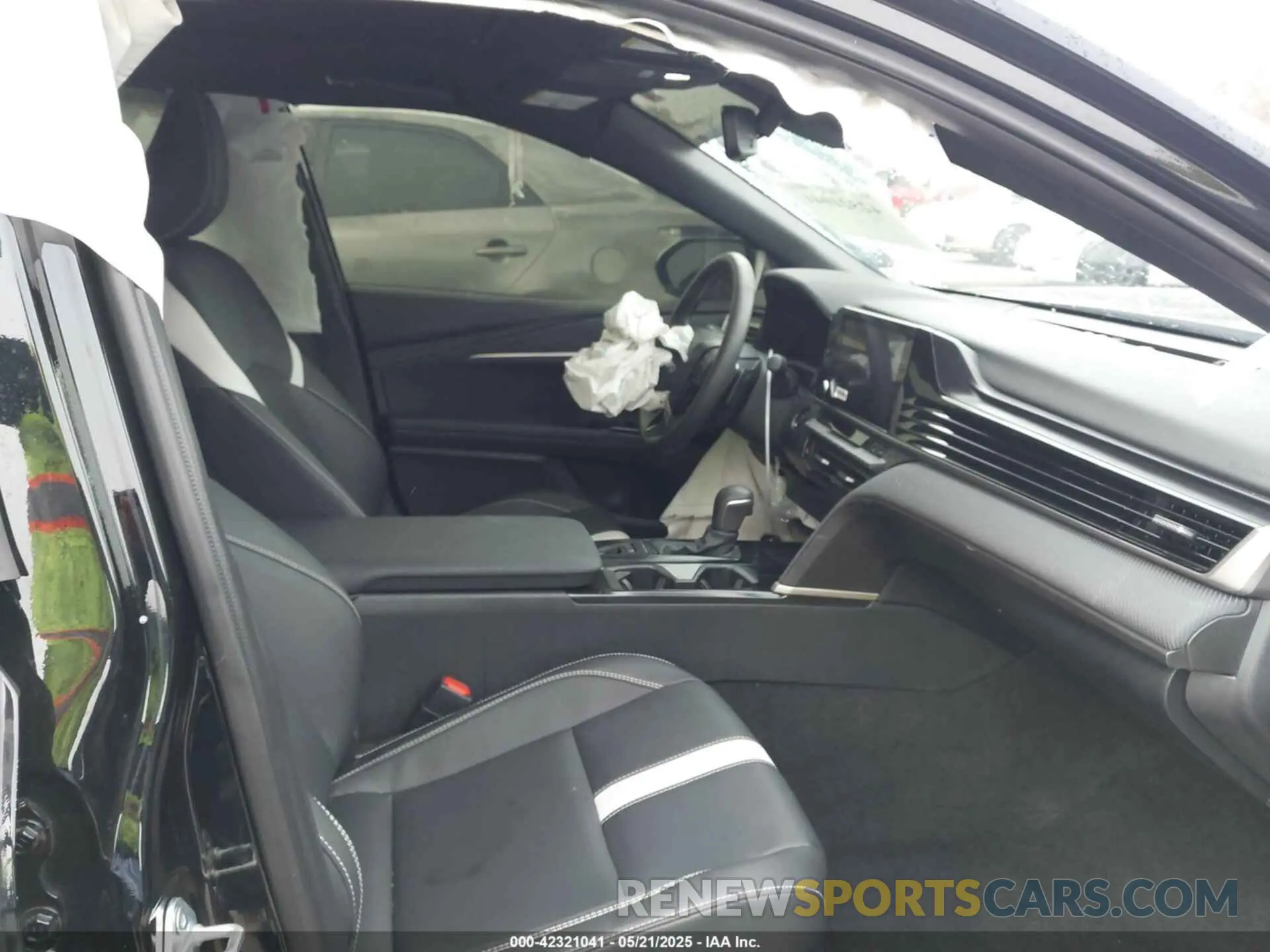 5 Photograph of a damaged car 4T1DAACK5SU063880 TOYOTA CAMRY 2025