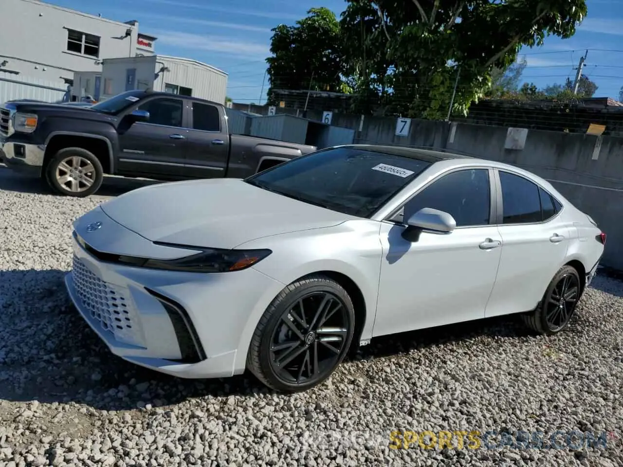 1 Photograph of a damaged car 4T1DAACK5SU082705 TOYOTA CAMRY 2025