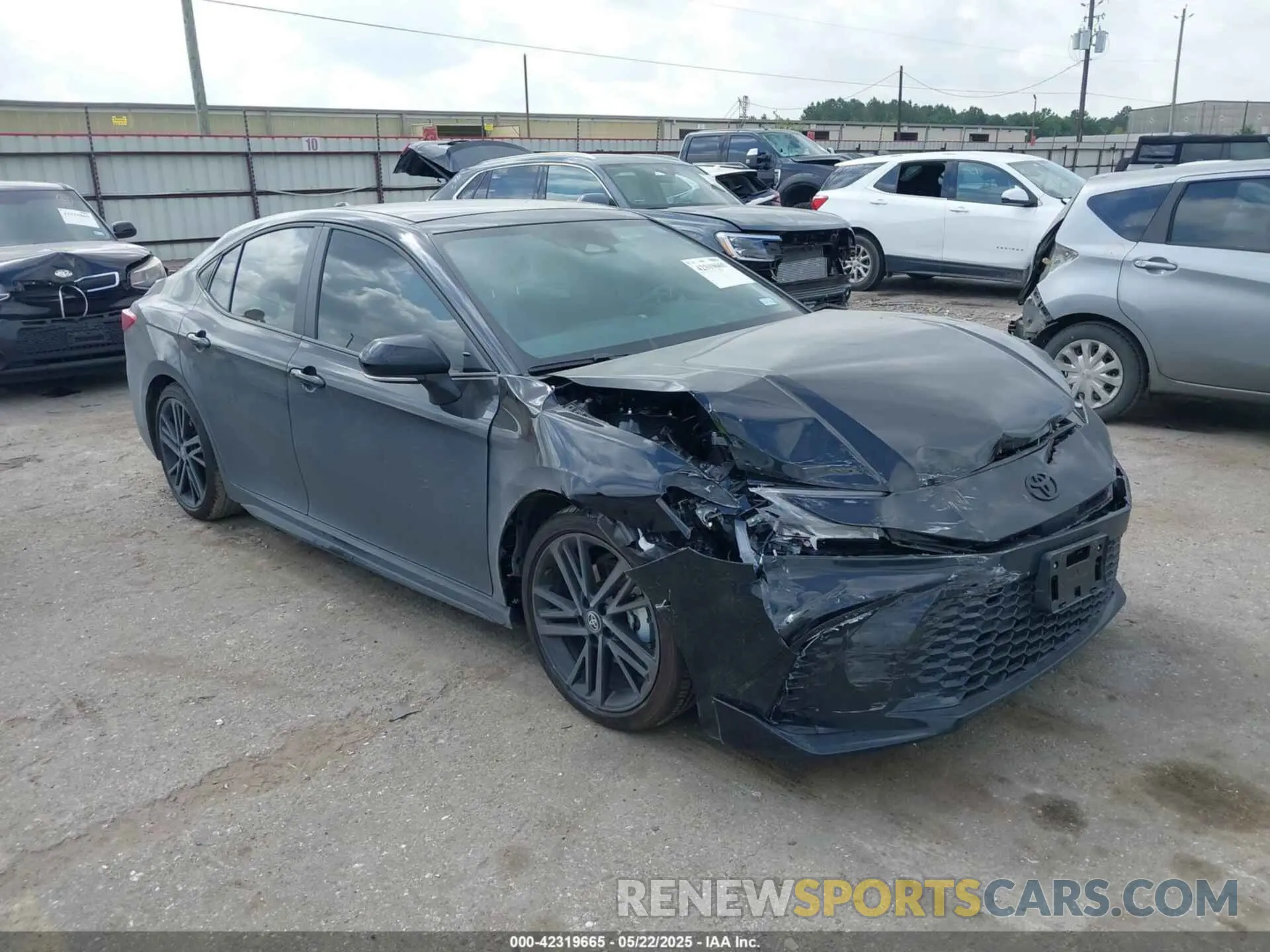 1 Photograph of a damaged car 4T1DAACK5SU085426 TOYOTA CAMRY 2025
