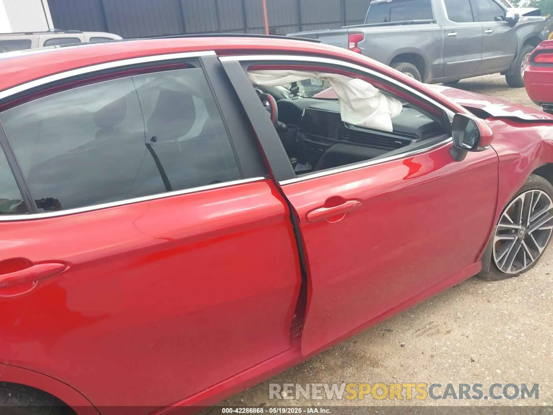 21 Photograph of a damaged car 4T1DAACK5SU106338 TOYOTA CAMRY 2025