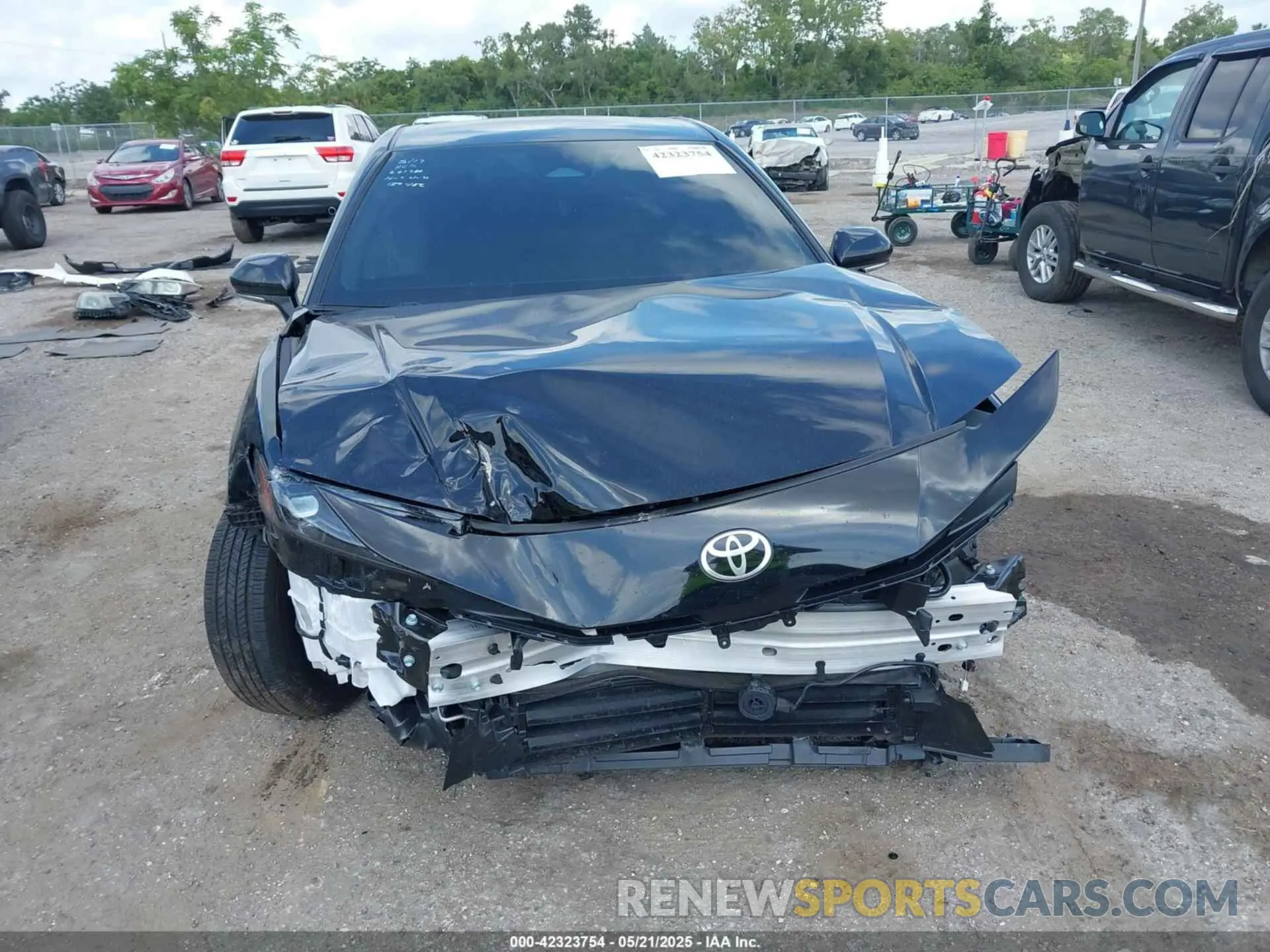 13 Photograph of a damaged car 4T1DAACK5SU108929 TOYOTA CAMRY 2025