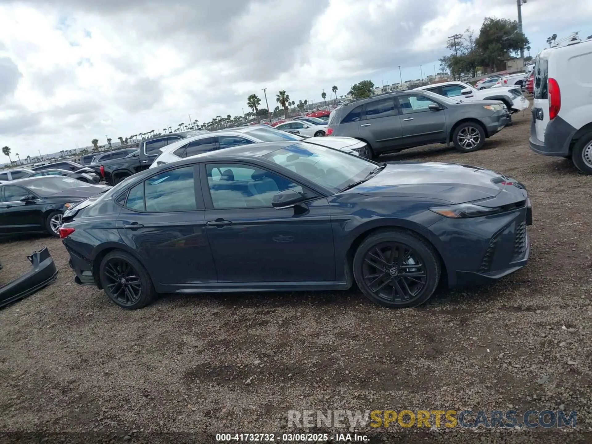 14 Photograph of a damaged car 4T1DAACK5SU111104 TOYOTA CAMRY 2025