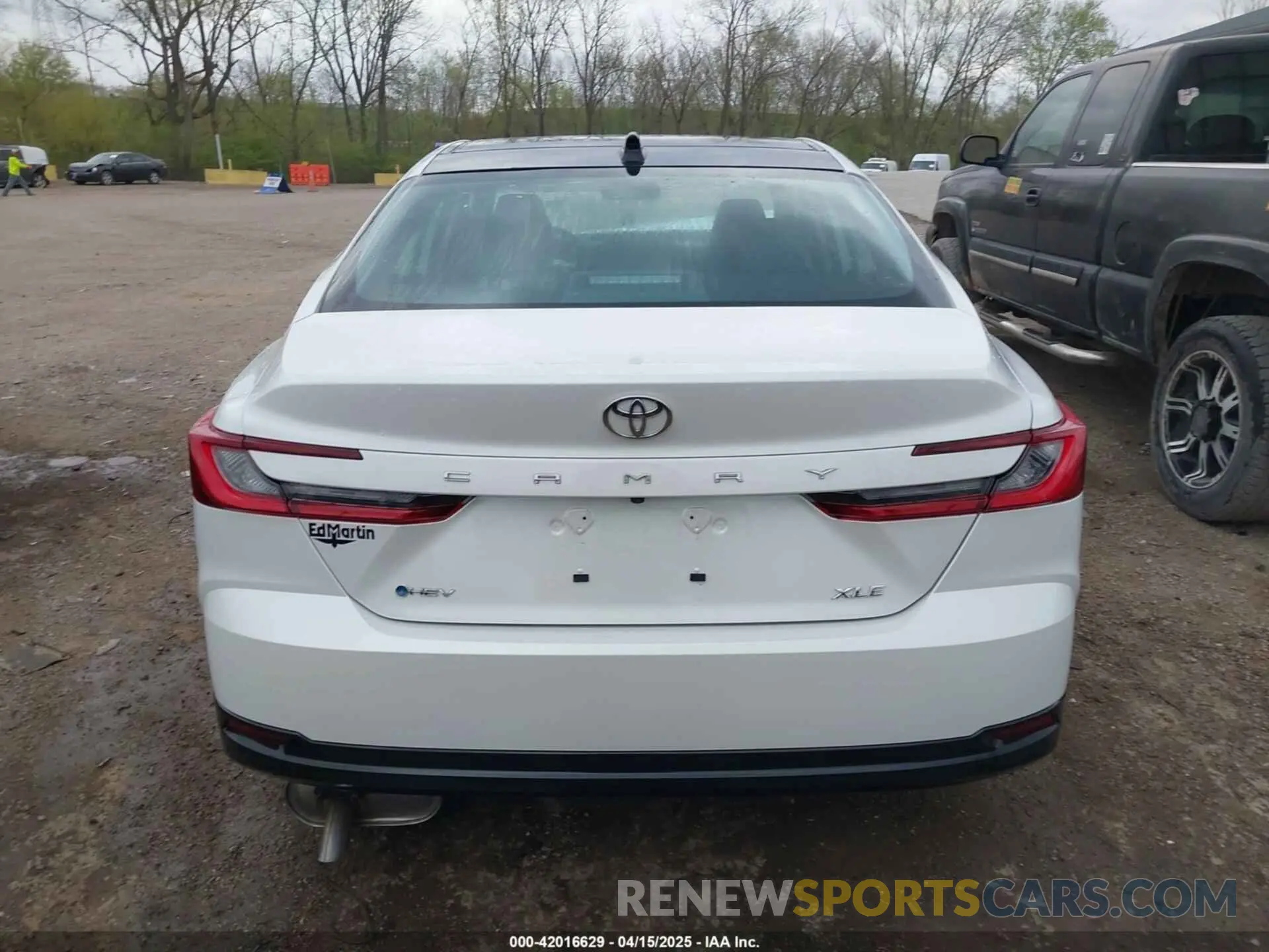 16 Photograph of a damaged car 4T1DAACK5SU113922 TOYOTA CAMRY 2025