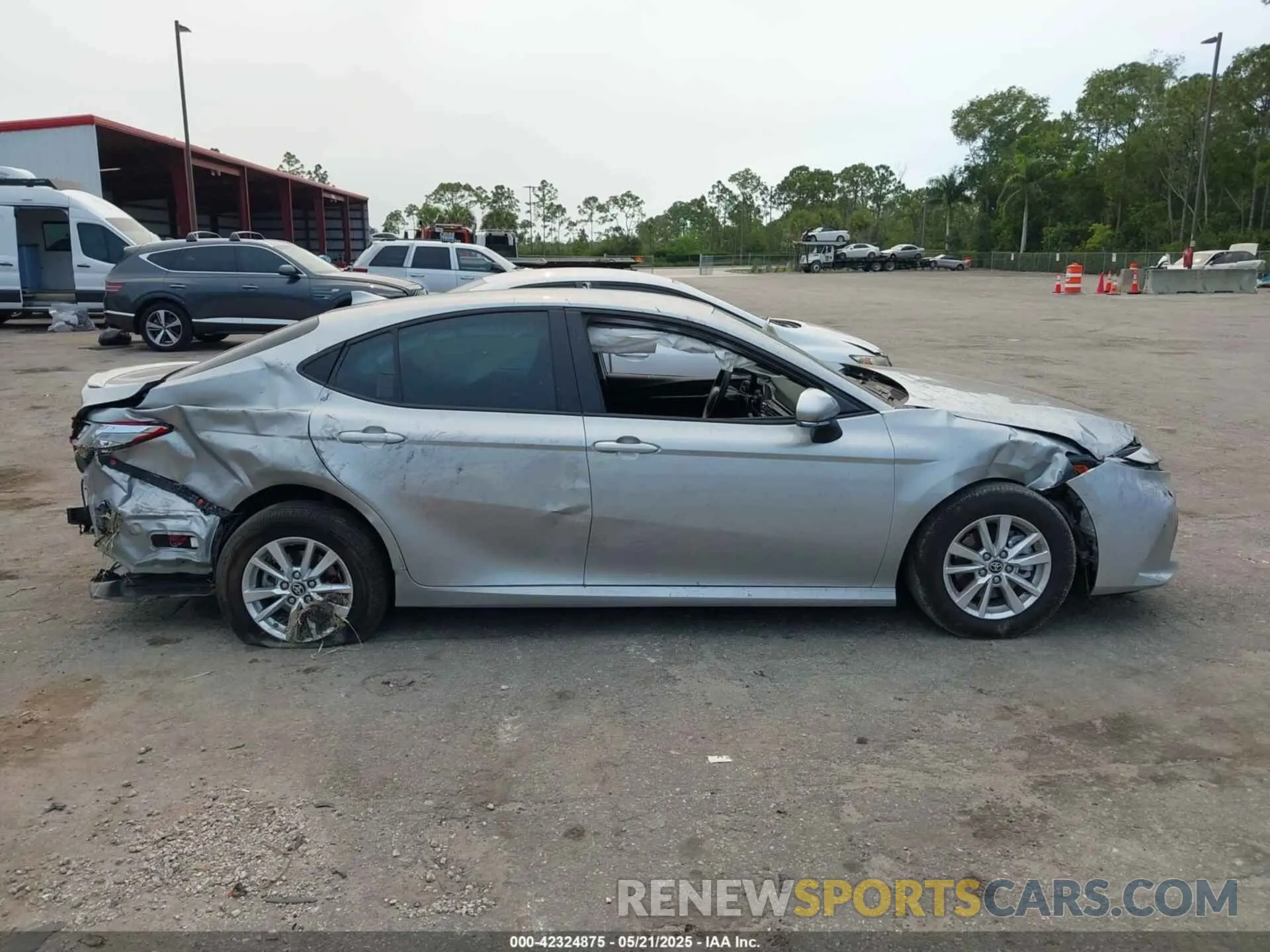 13 Photograph of a damaged car 4T1DAACK5SU121762 TOYOTA CAMRY 2025