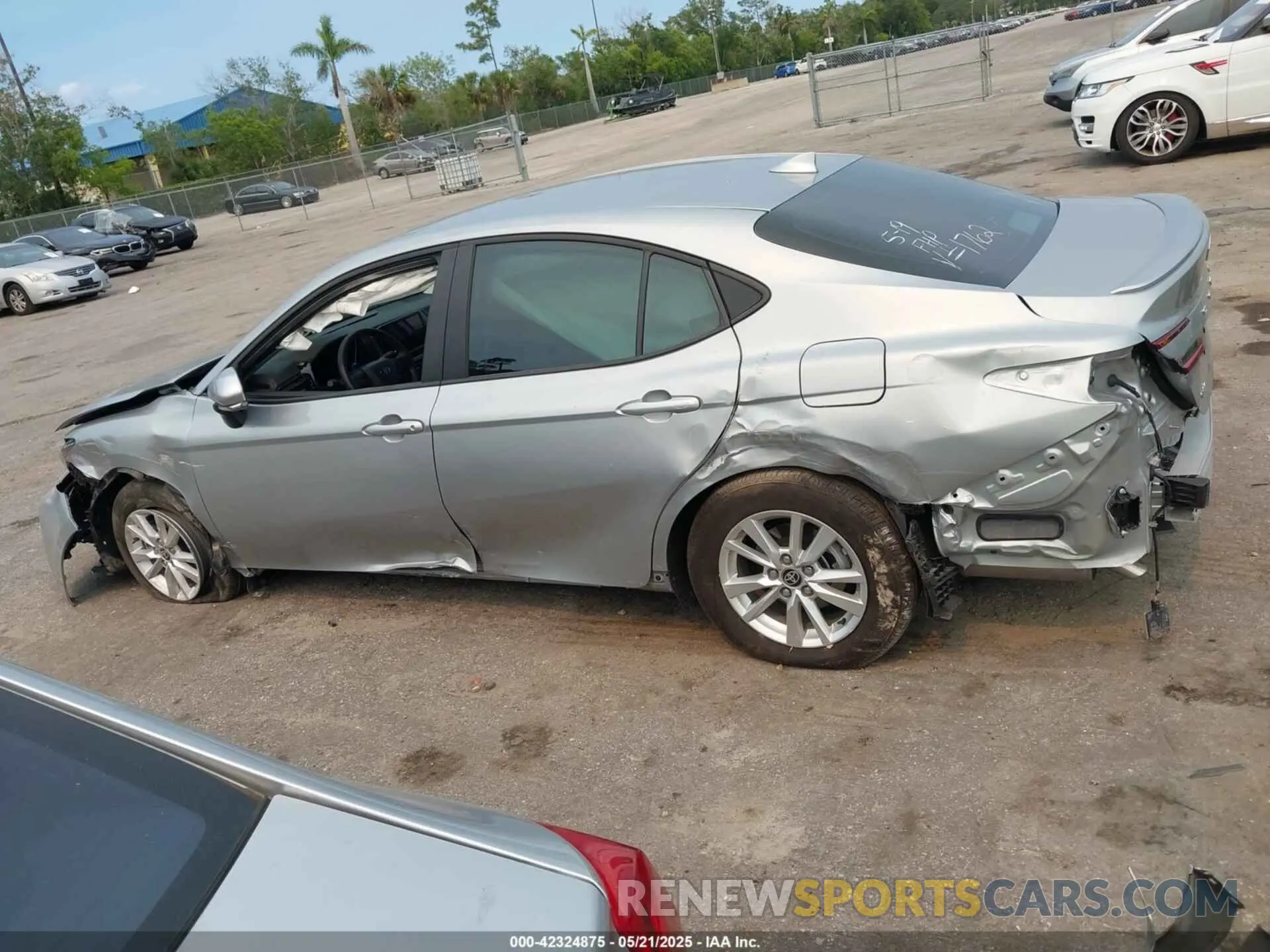 14 Photograph of a damaged car 4T1DAACK5SU121762 TOYOTA CAMRY 2025