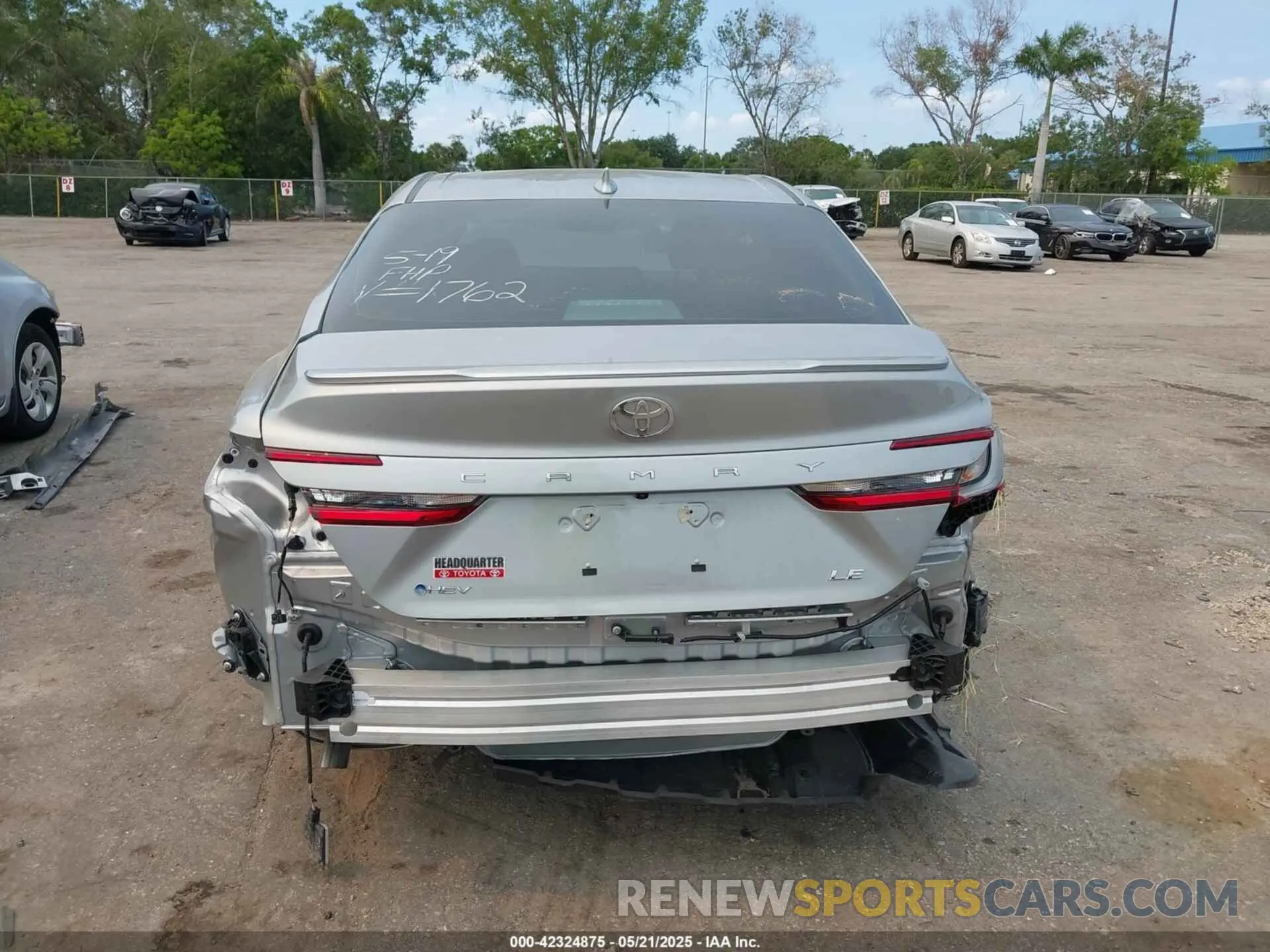 16 Photograph of a damaged car 4T1DAACK5SU121762 TOYOTA CAMRY 2025