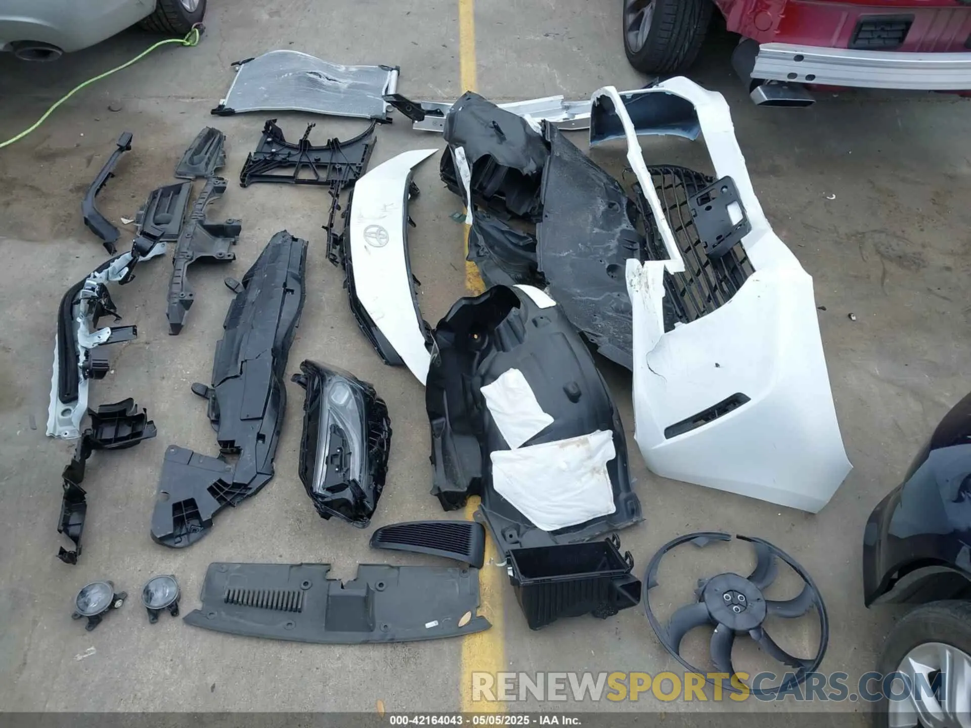 18 Photograph of a damaged car 4T1DAACK5SU140182 TOYOTA CAMRY 2025