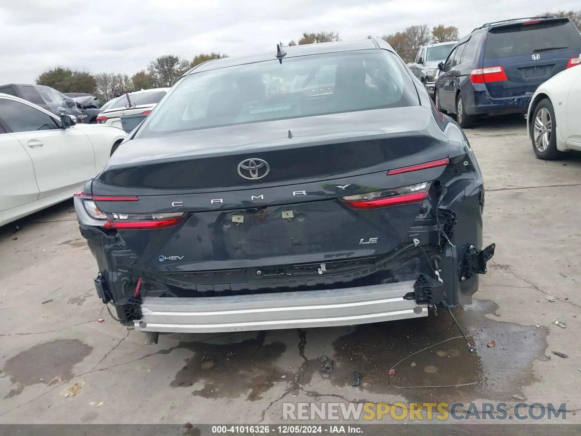 17 Photograph of a damaged car 4T1DAACK5SU512040 TOYOTA CAMRY 2025