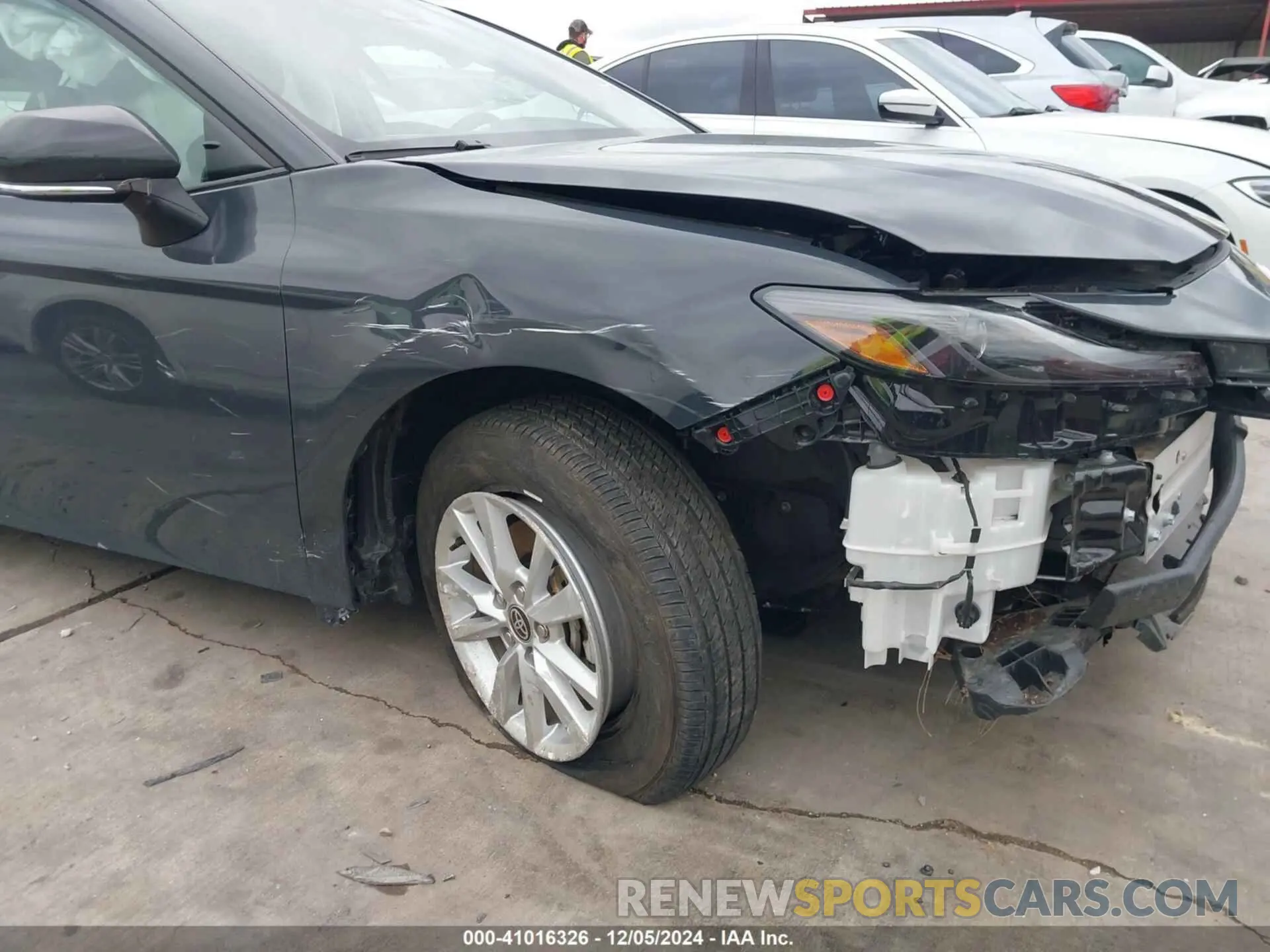 19 Photograph of a damaged car 4T1DAACK5SU512040 TOYOTA CAMRY 2025