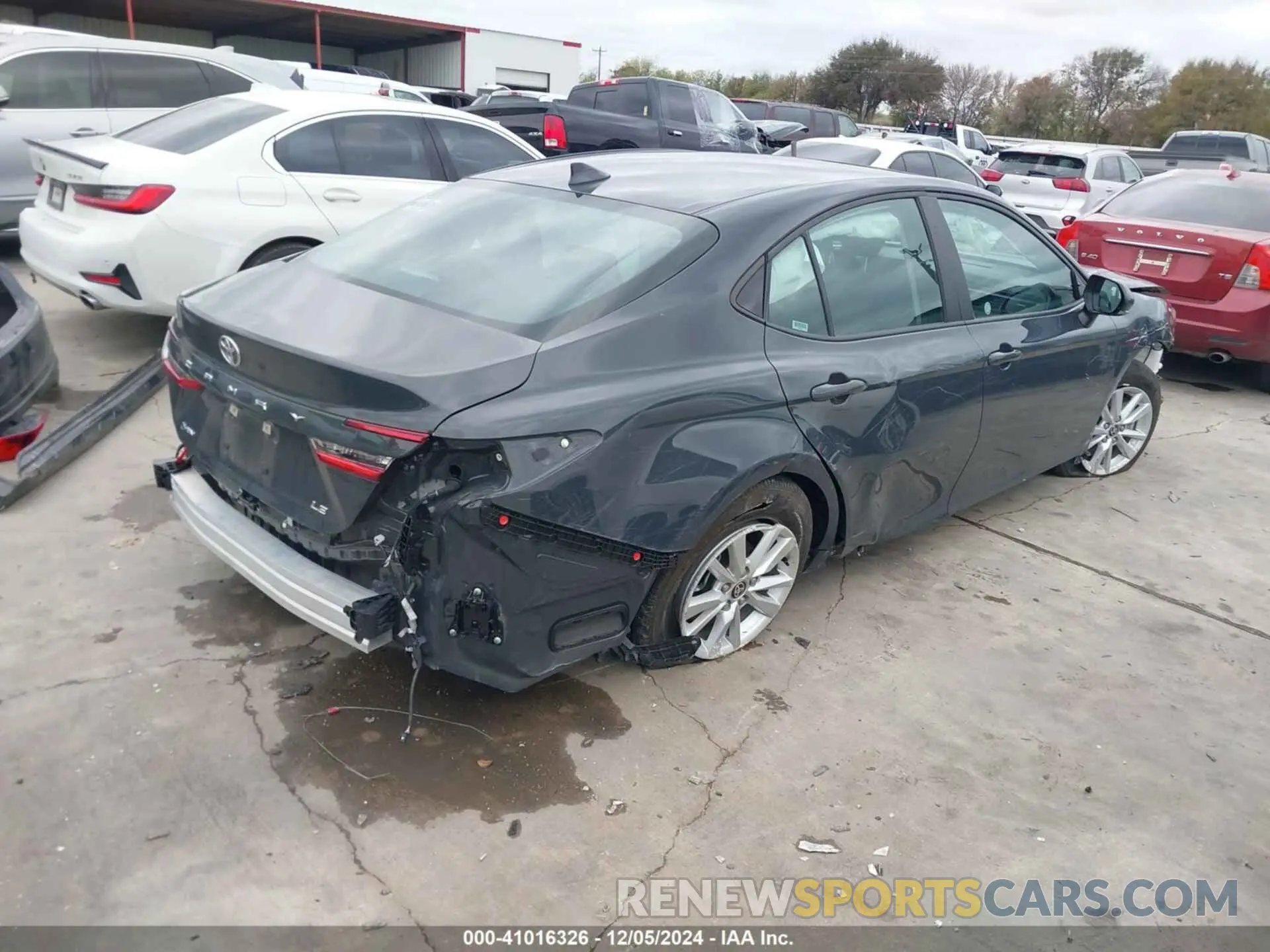 4 Photograph of a damaged car 4T1DAACK5SU512040 TOYOTA CAMRY 2025