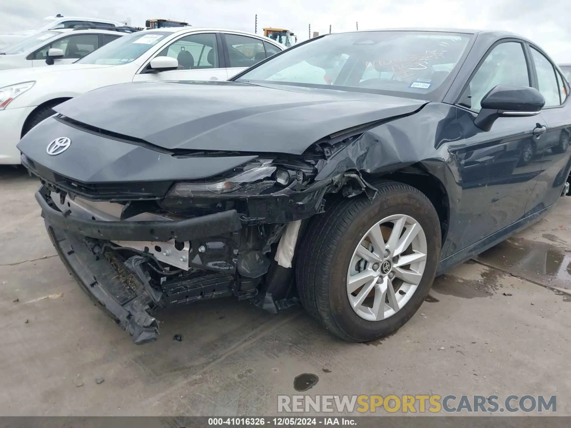 6 Photograph of a damaged car 4T1DAACK5SU512040 TOYOTA CAMRY 2025