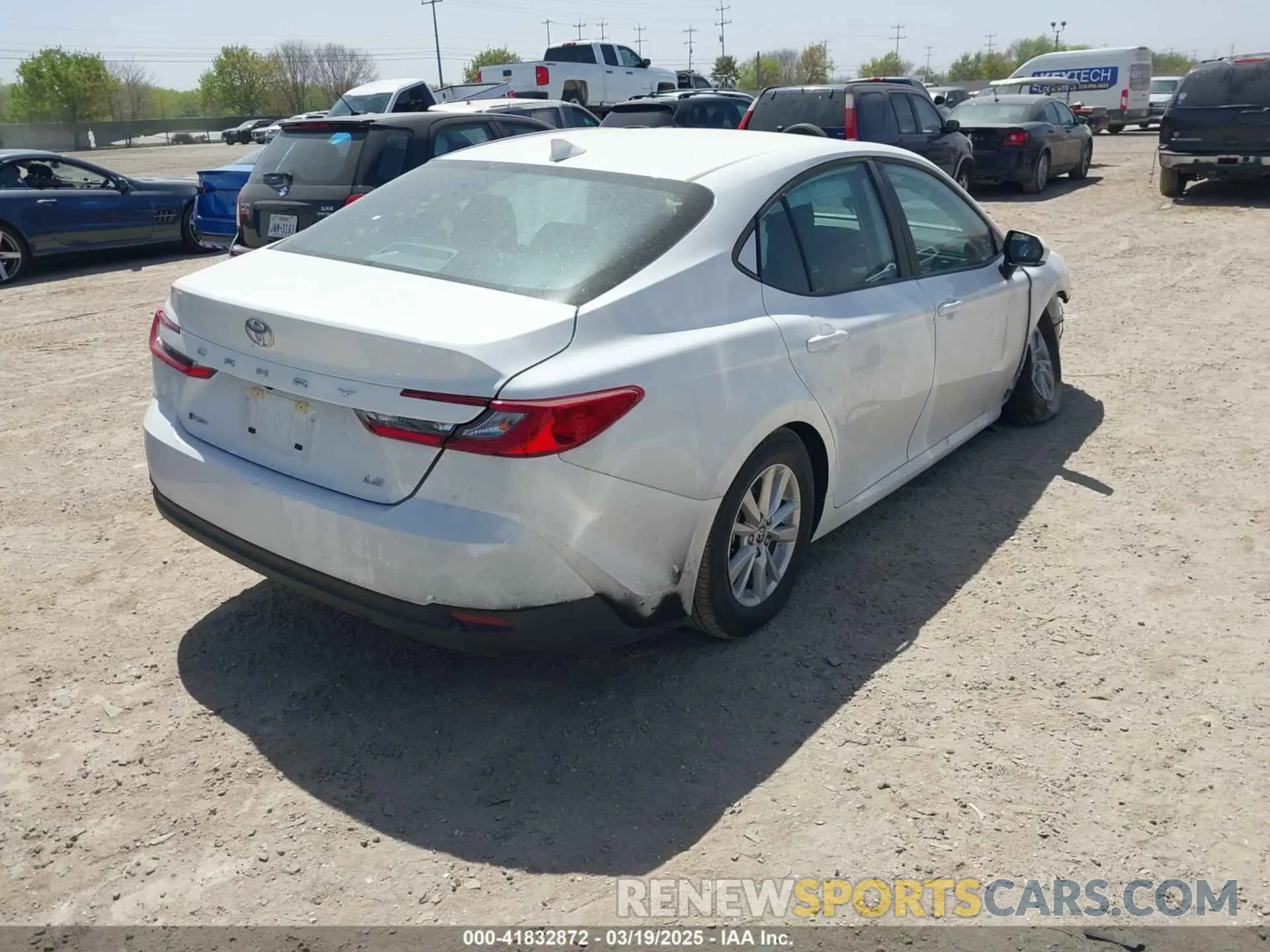 4 Photograph of a damaged car 4T1DAACK5SU522812 TOYOTA CAMRY 2025