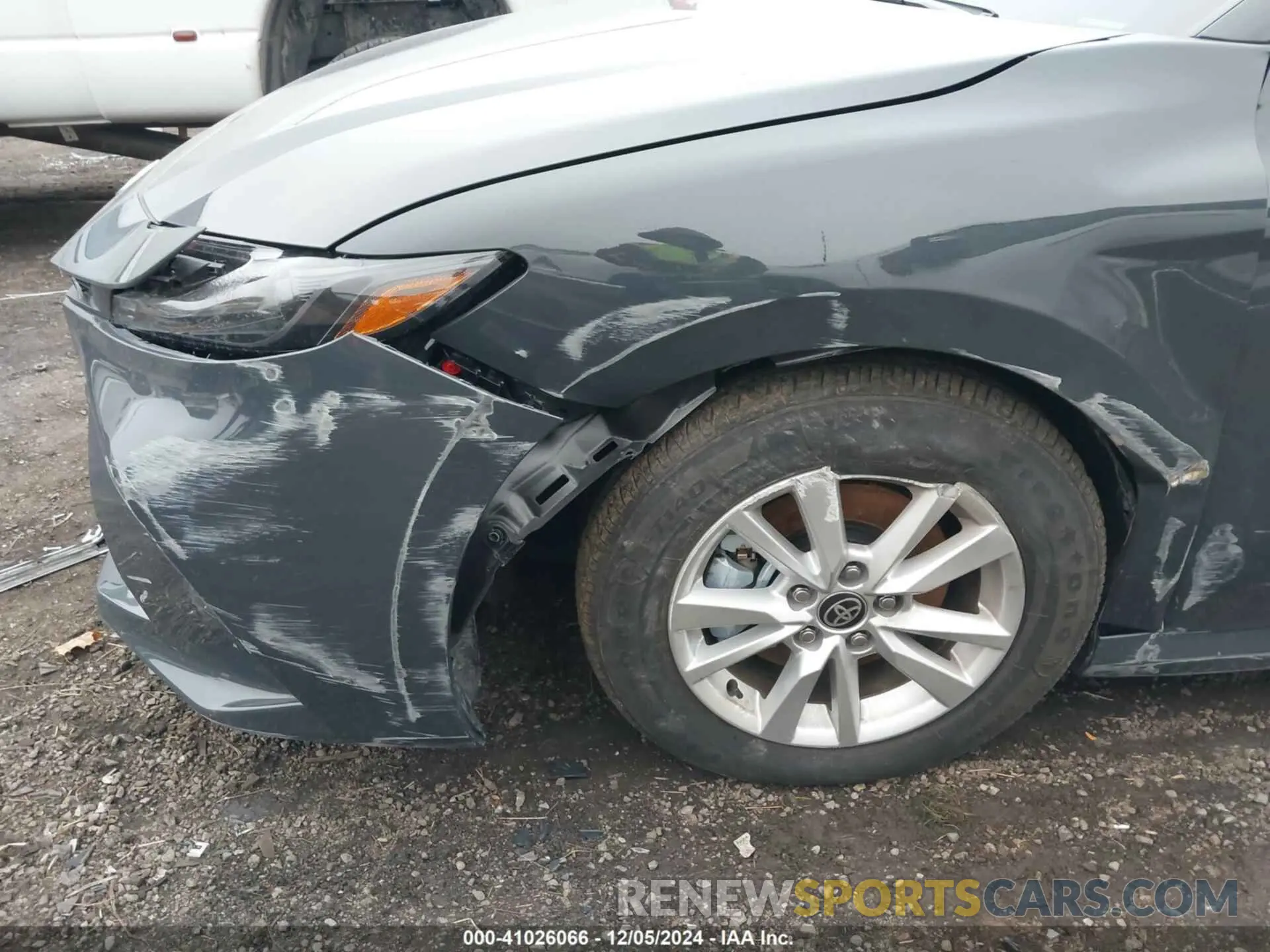 17 Photograph of a damaged car 4T1DAACK5SU525340 TOYOTA CAMRY 2025