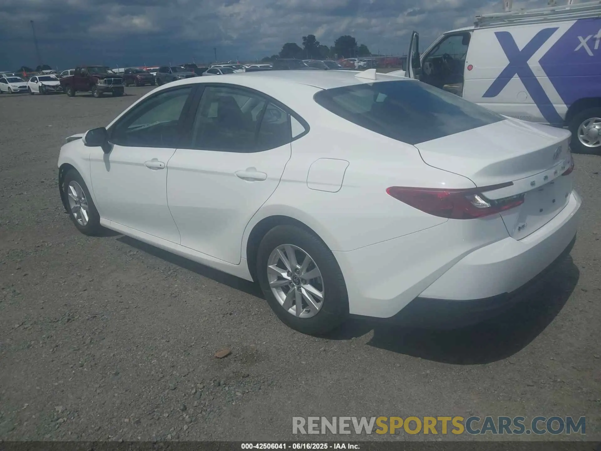 14 Photograph of a damaged car 4T1DAACK5SU547418 TOYOTA CAMRY 2025