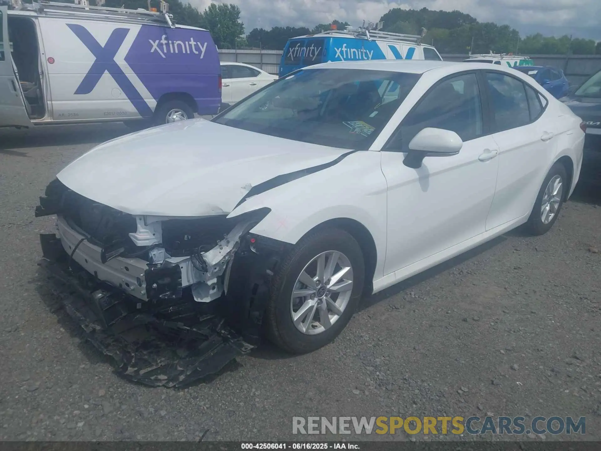 2 Photograph of a damaged car 4T1DAACK5SU547418 TOYOTA CAMRY 2025