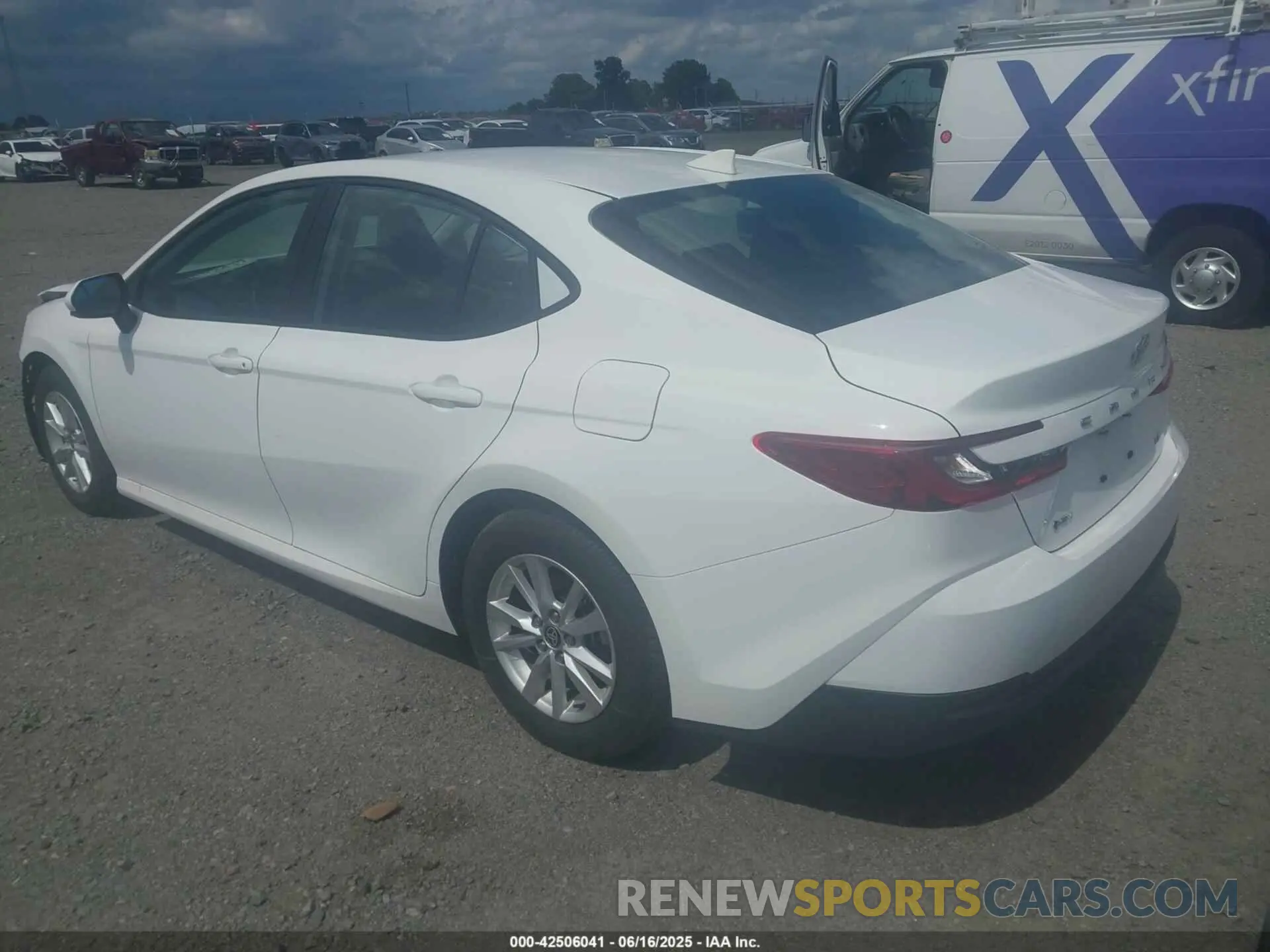 3 Photograph of a damaged car 4T1DAACK5SU547418 TOYOTA CAMRY 2025