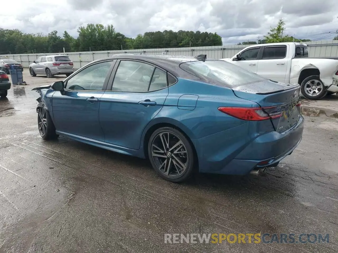 2 Photograph of a damaged car 4T1DAACK6SU003025 TOYOTA CAMRY 2025