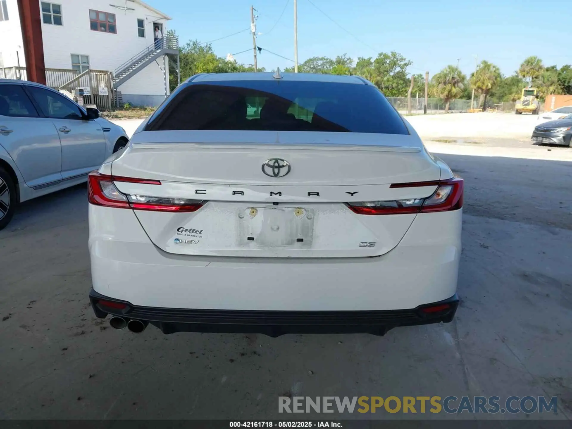 17 Photograph of a damaged car 4T1DAACK6SU046781 TOYOTA CAMRY 2025