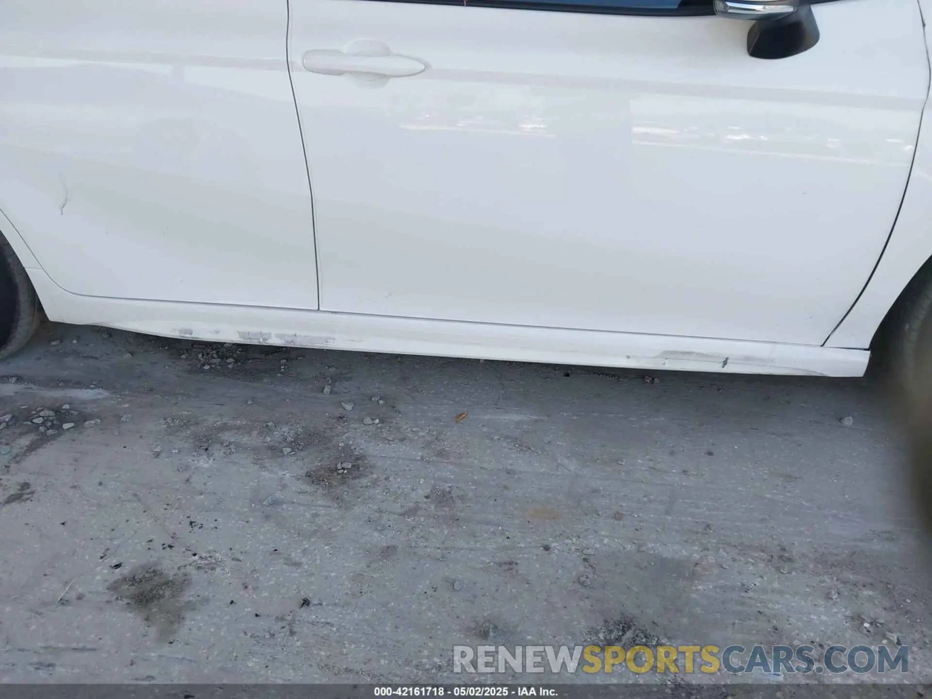 19 Photograph of a damaged car 4T1DAACK6SU046781 TOYOTA CAMRY 2025